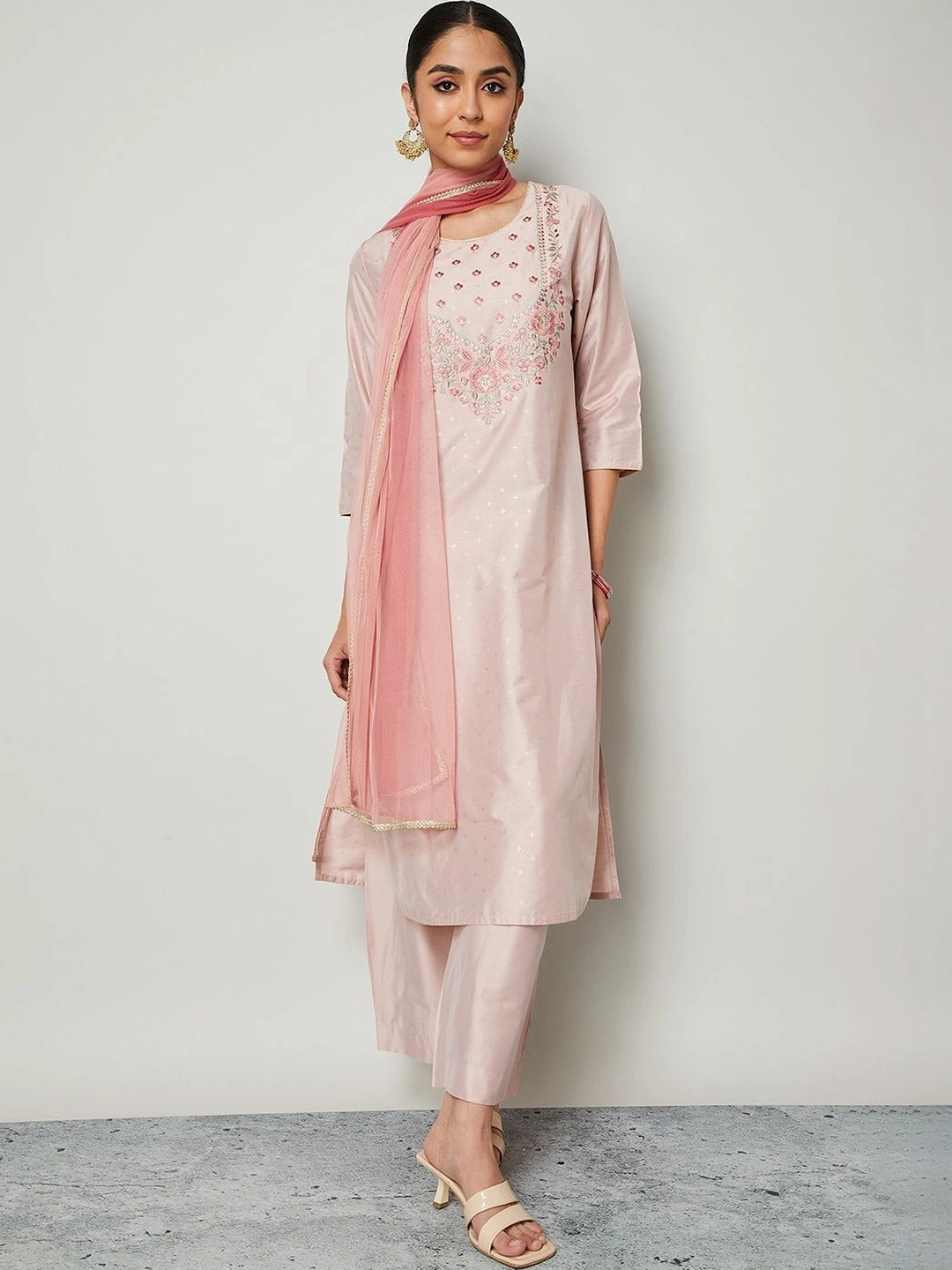 Melange by Lifestyle Women Ethnic Motifs Embroidered Regular Thread Work Kurta with Trousers & With Dupatta