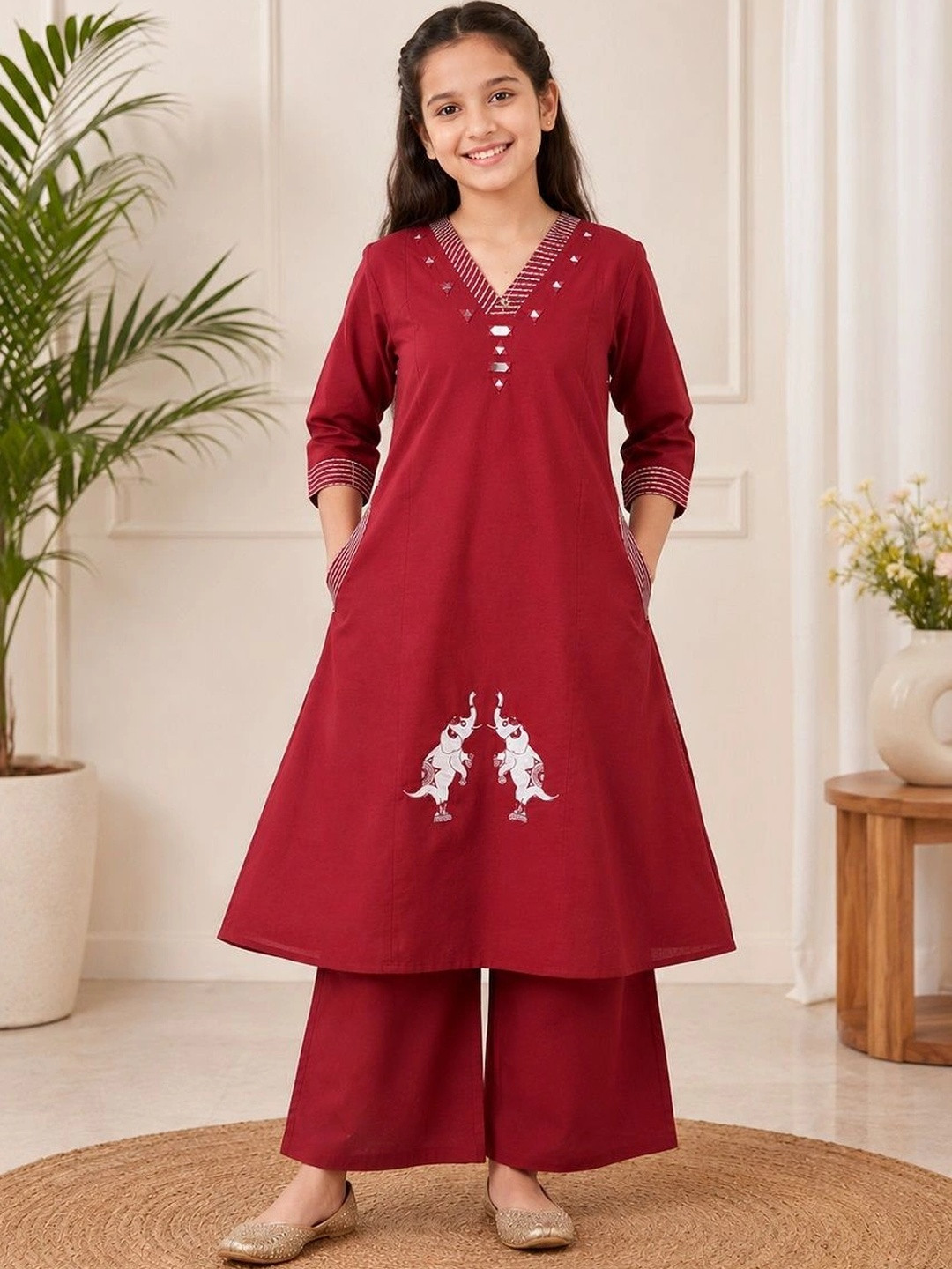7Tiara Girls Ethnic Motifs Embroidered Regular Thread Work Pure Cotton Kurta with Palazzos