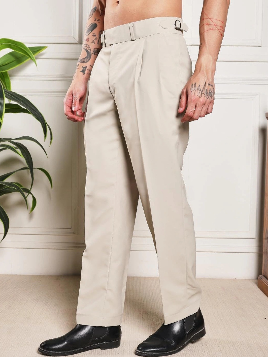 Qlanz Men Relaxed Pleated Trousers