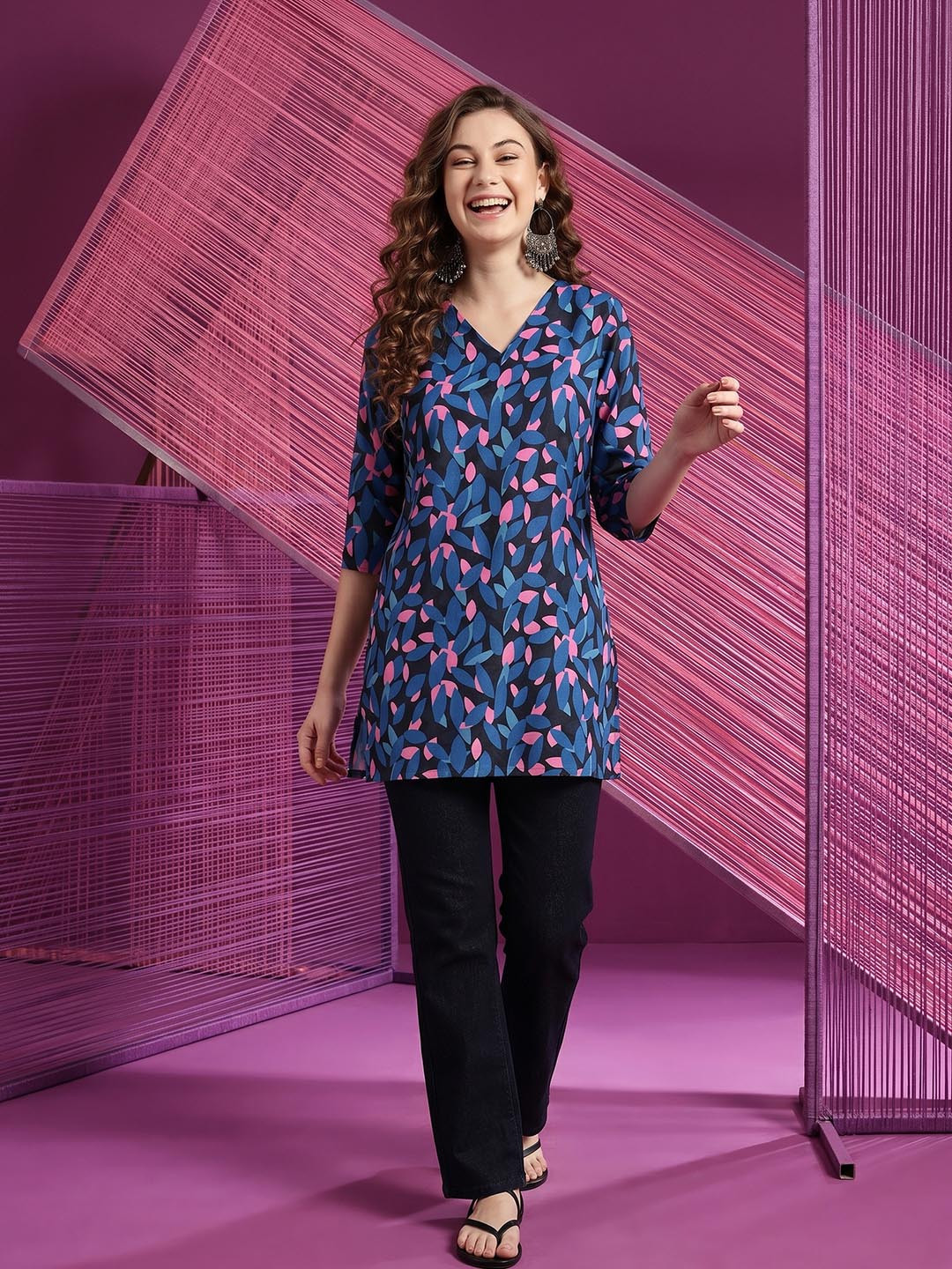 HERE&NOW X fwd Leaves Printed V-Neck Straight Short Kurti