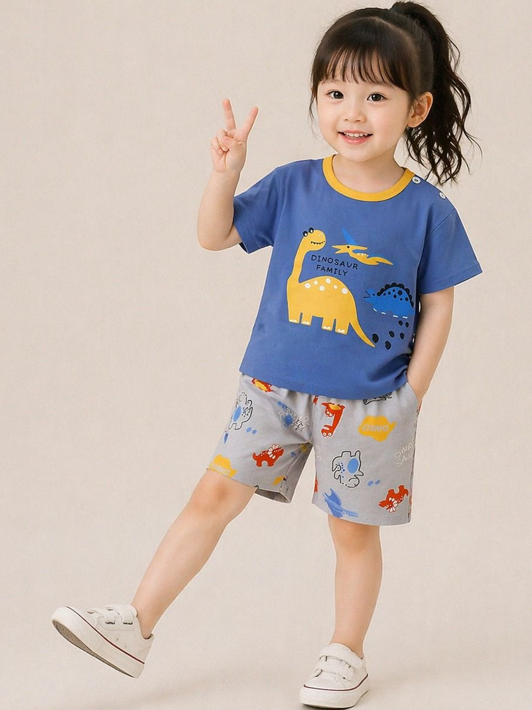 TIOR Girls Printed T-shirt with Shorts