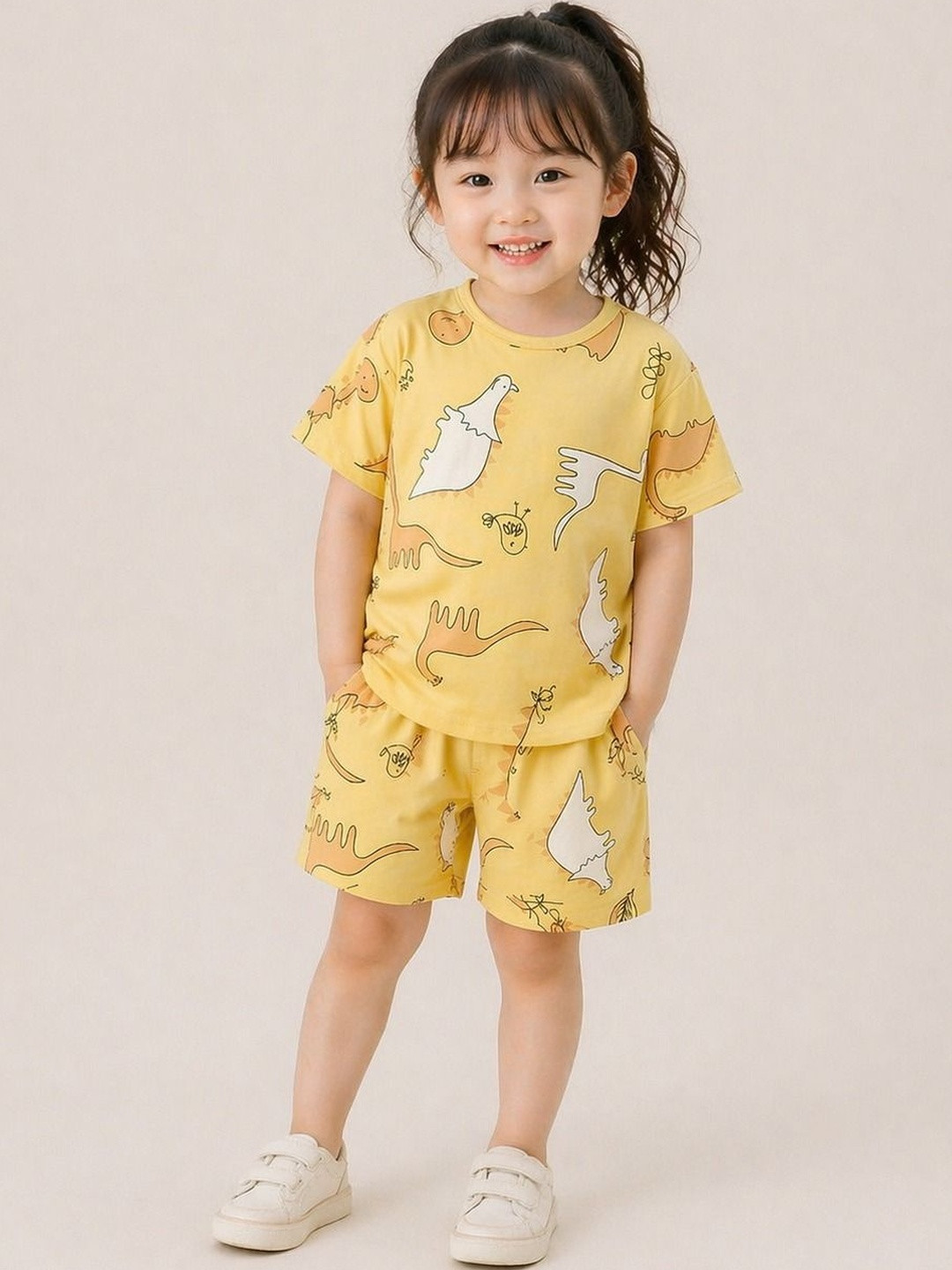 TIOR Girls Printed T-shirt with Shorts