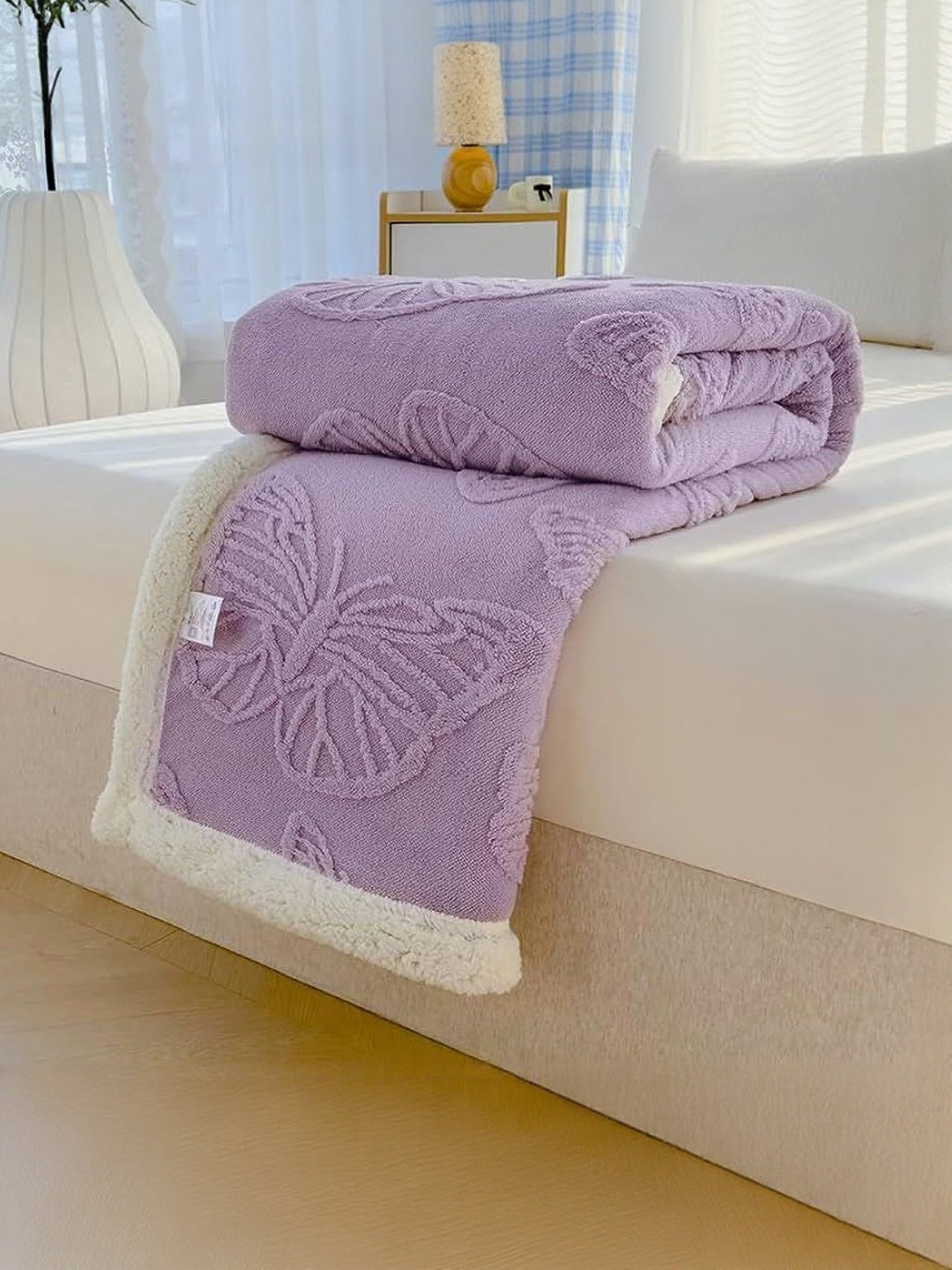 Reexplore Mauve Floral Heavy Winter 354 GSM Blanket