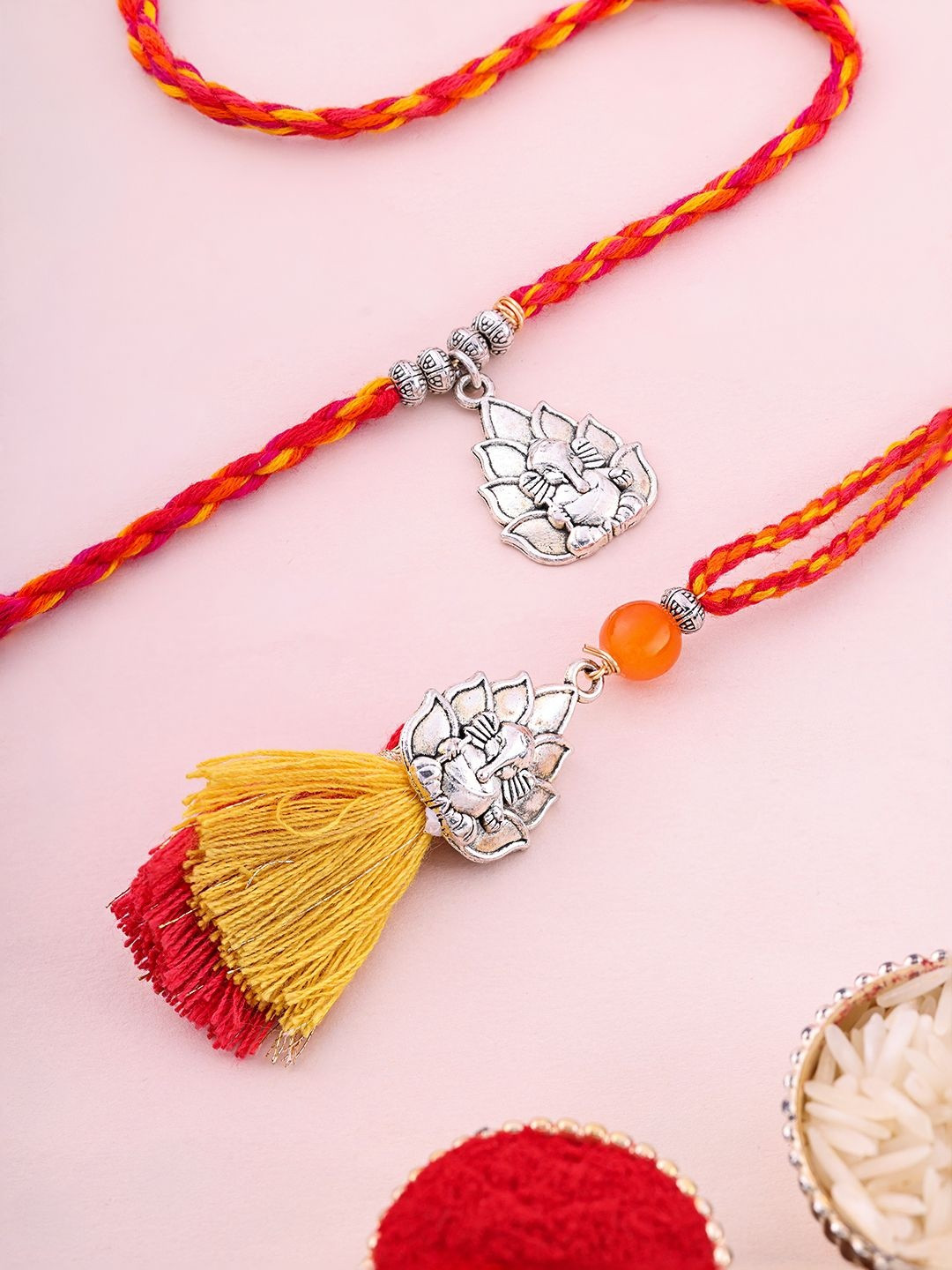 Floweraura Rakhi