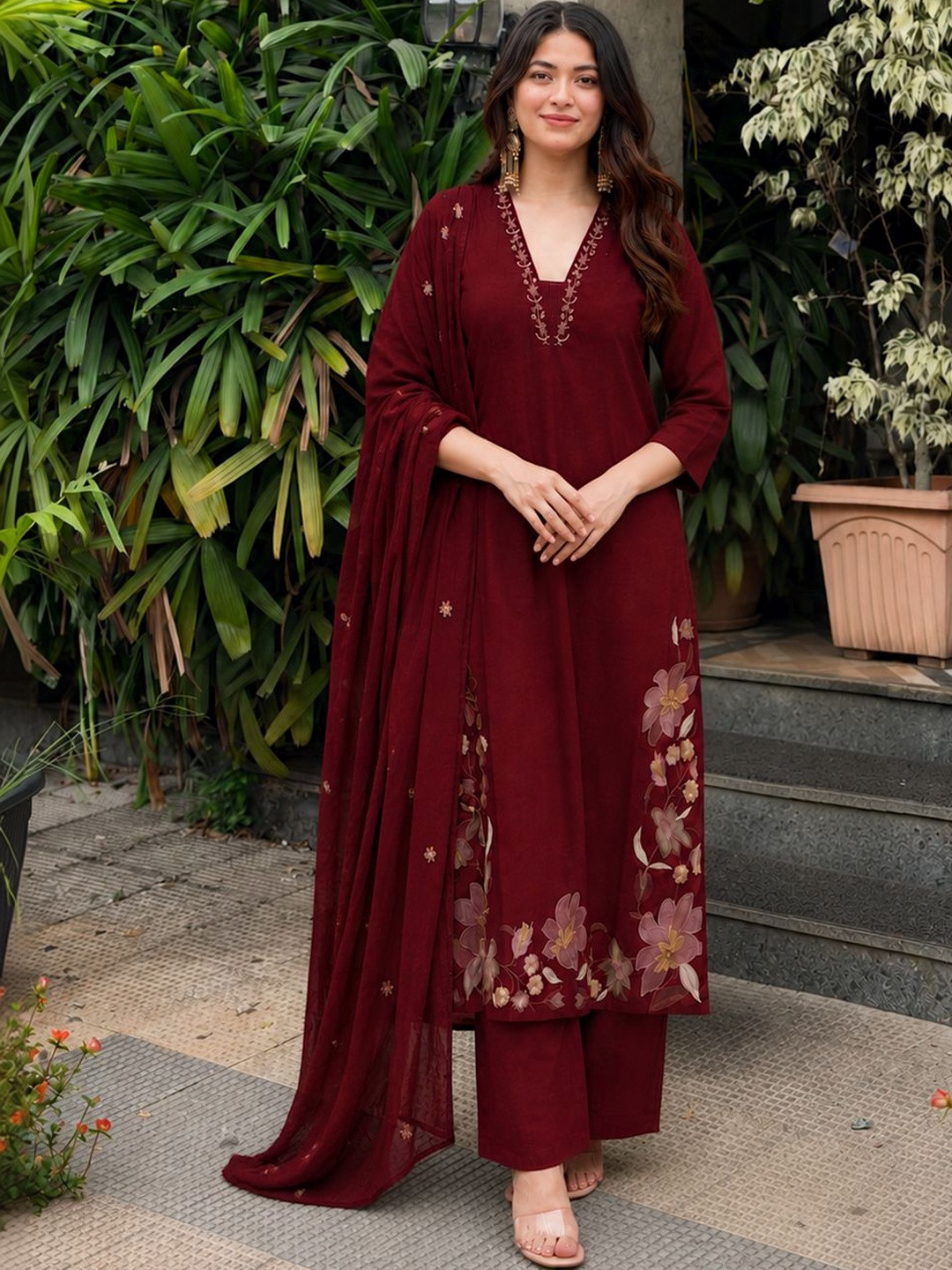 SZN Women Floral Embroidered Regular Thread Work Kurta with Palazzos & With Dupatta