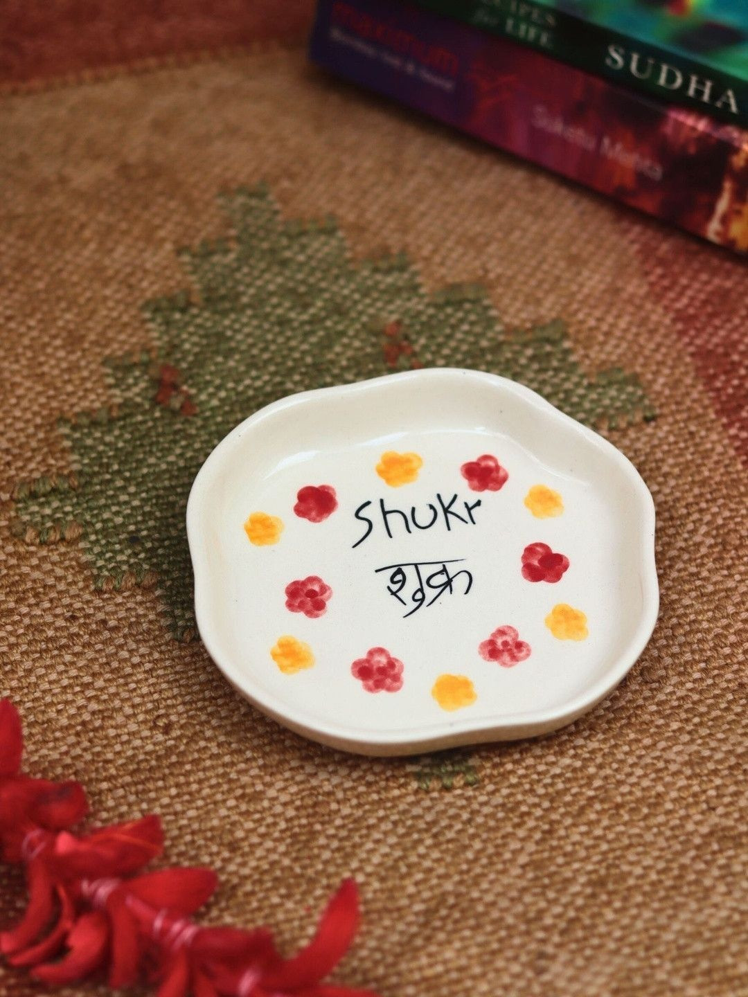 WEAVING HOMES Unisex White Ceramic Plates
