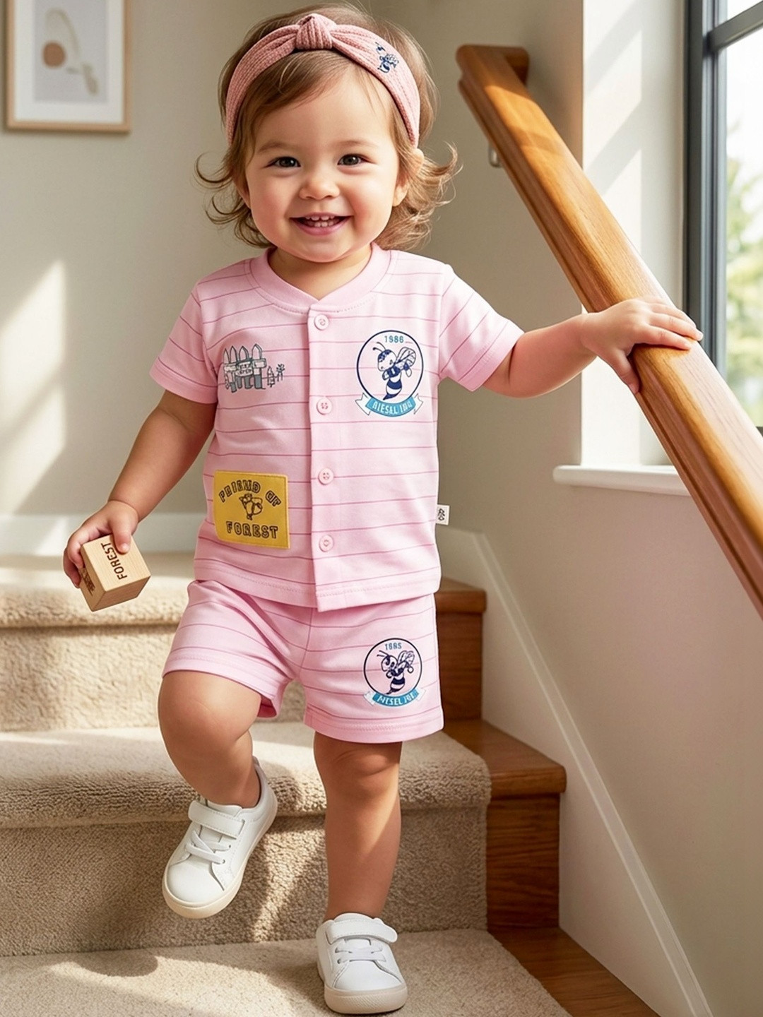 KINDLE Girls Striped T-shirt with Shorts