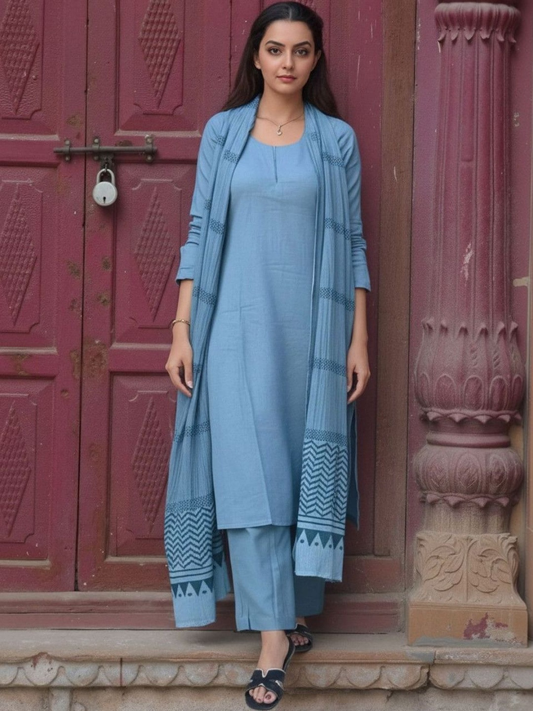 AEBA FASHION Women Ethnic Motifs Regular Kurta with Trousers & With Dupatta