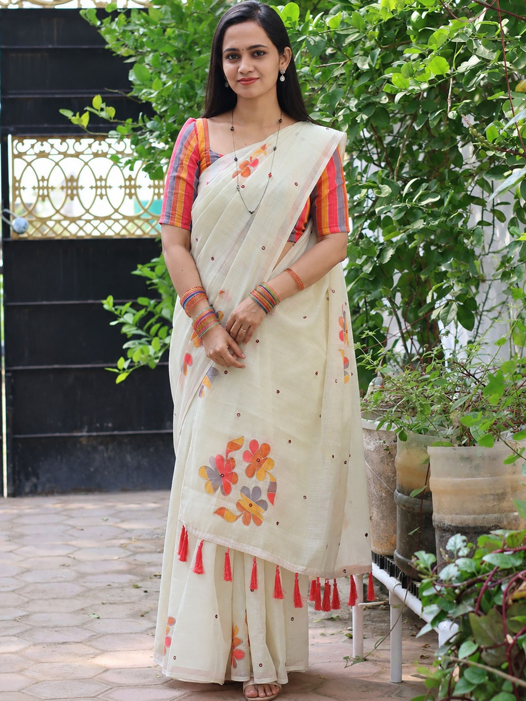 KALINI Woven Design Linen Blend Block Print Saree With Blouse Piece