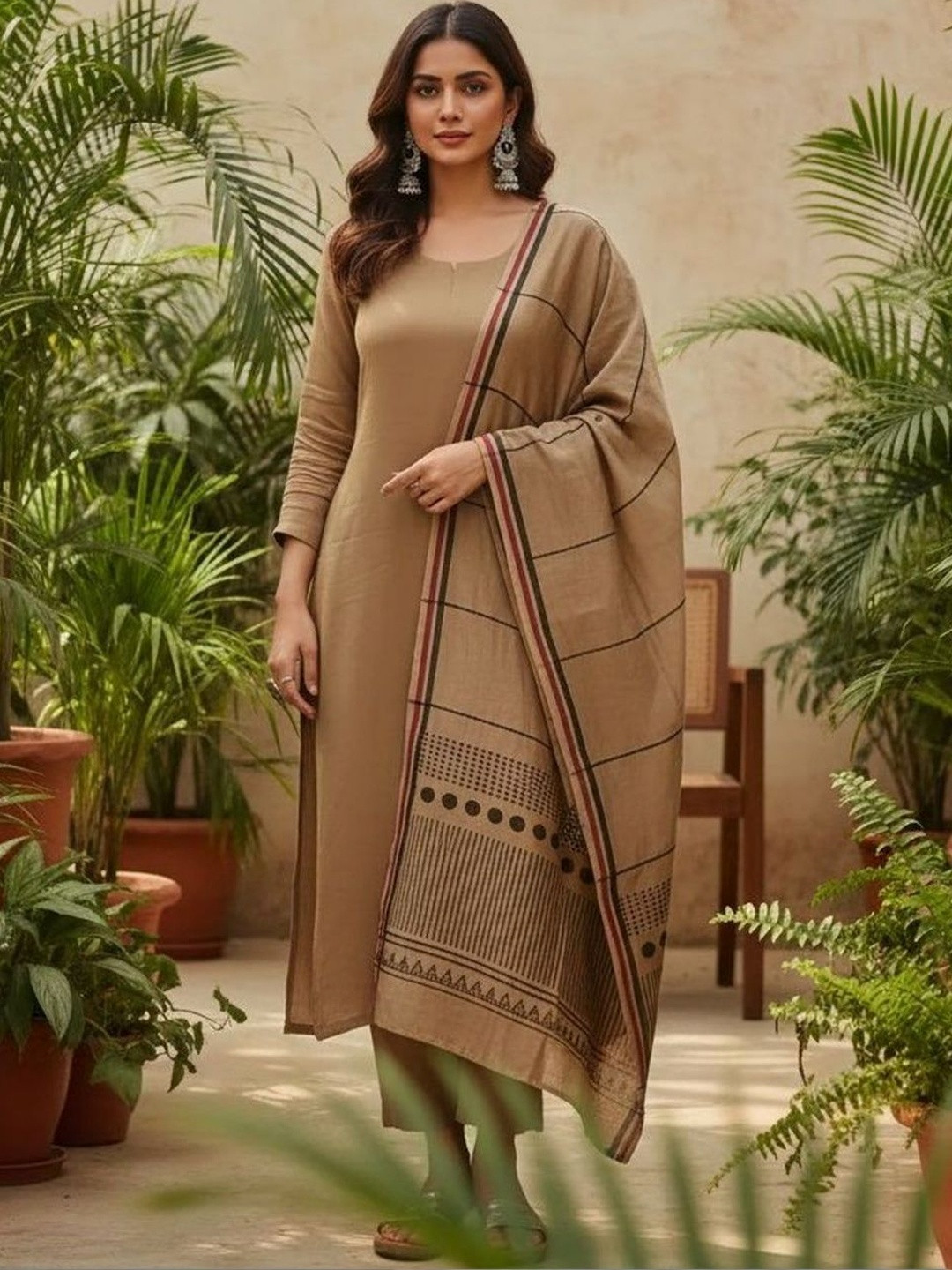 AEBA FASHION Women Ethnic Motifs Regular Kurta with Trousers & With Dupatta