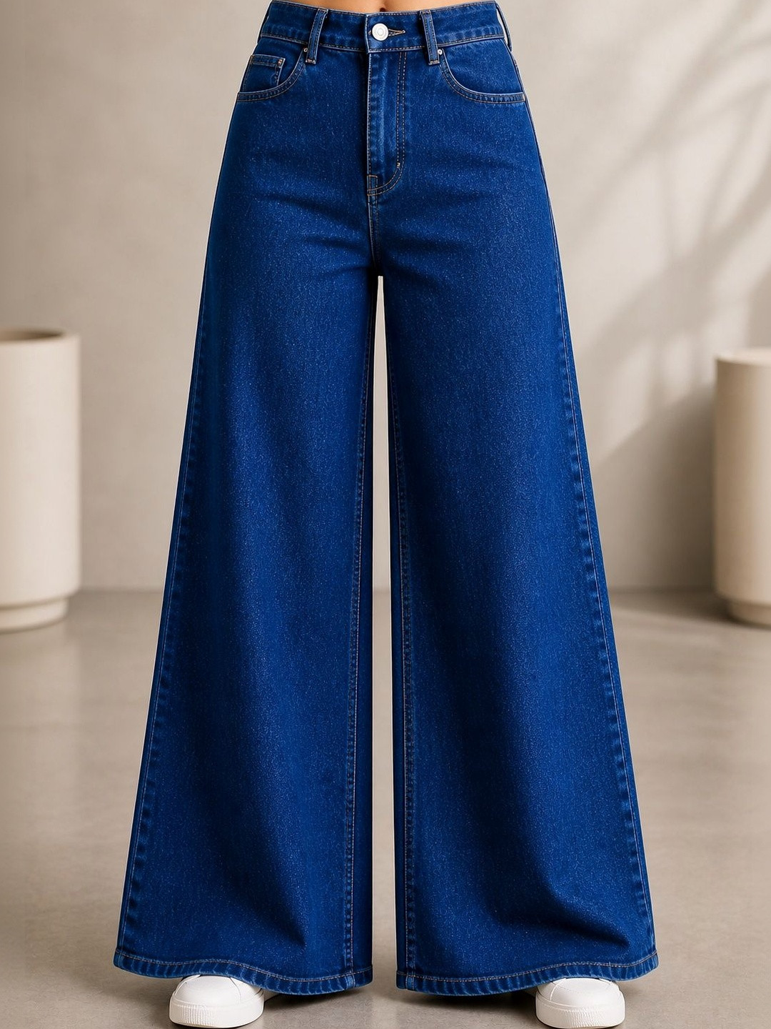 Aarika Women Regular Fit Mid-Rise Stretchable Jeans