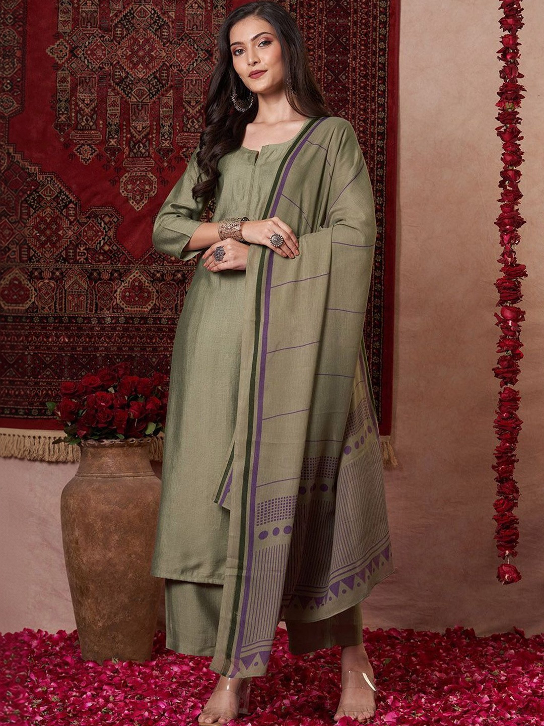 AEBA FASHION Women Ethnic Motifs Regular Kurta with Trousers & With Dupatta