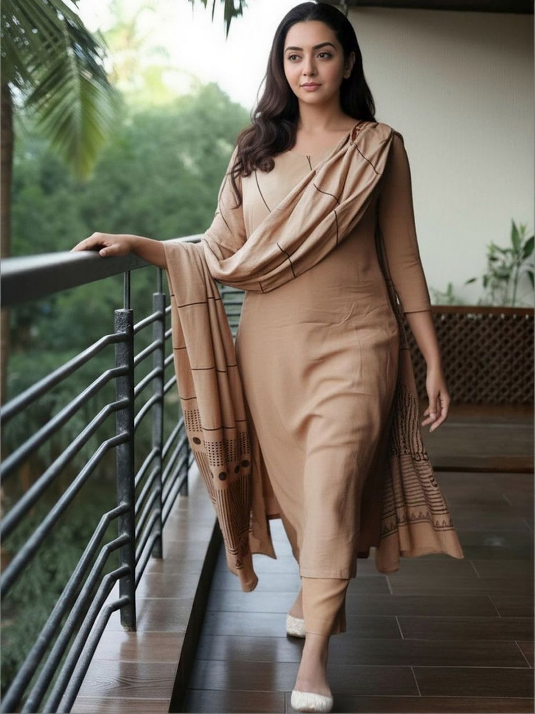 AEBA FASHION Women Ethnic Motifs Regular Kurta with Trousers & With Dupatta