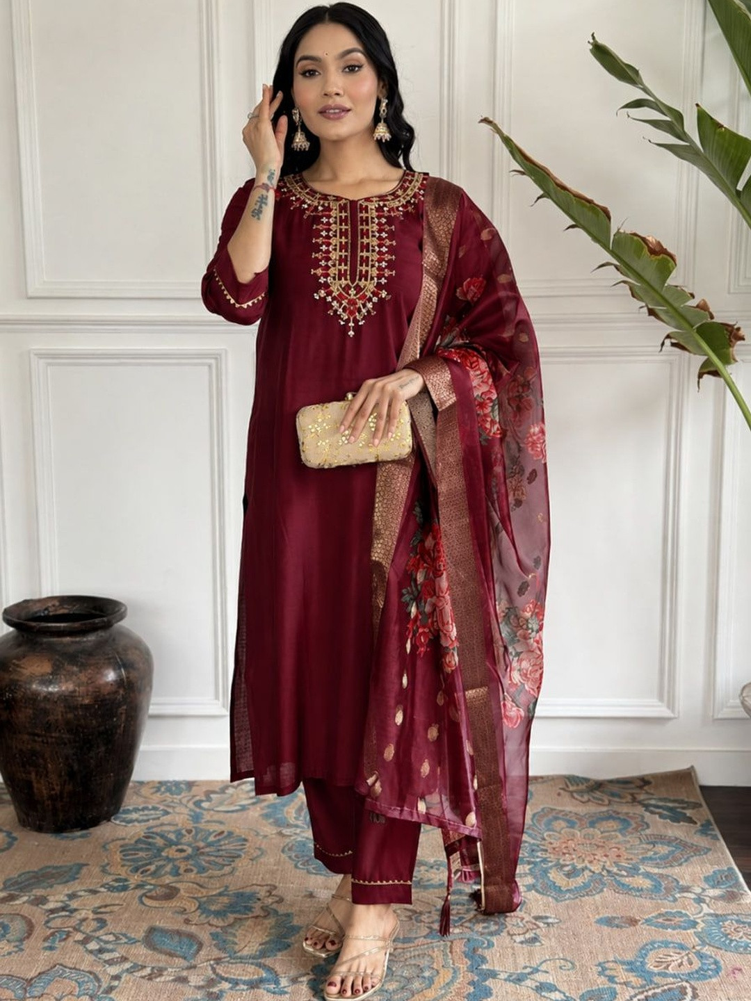 AEBA FASHION Women Floral Embroidered Regular Kurta with Trousers & With Dupatta