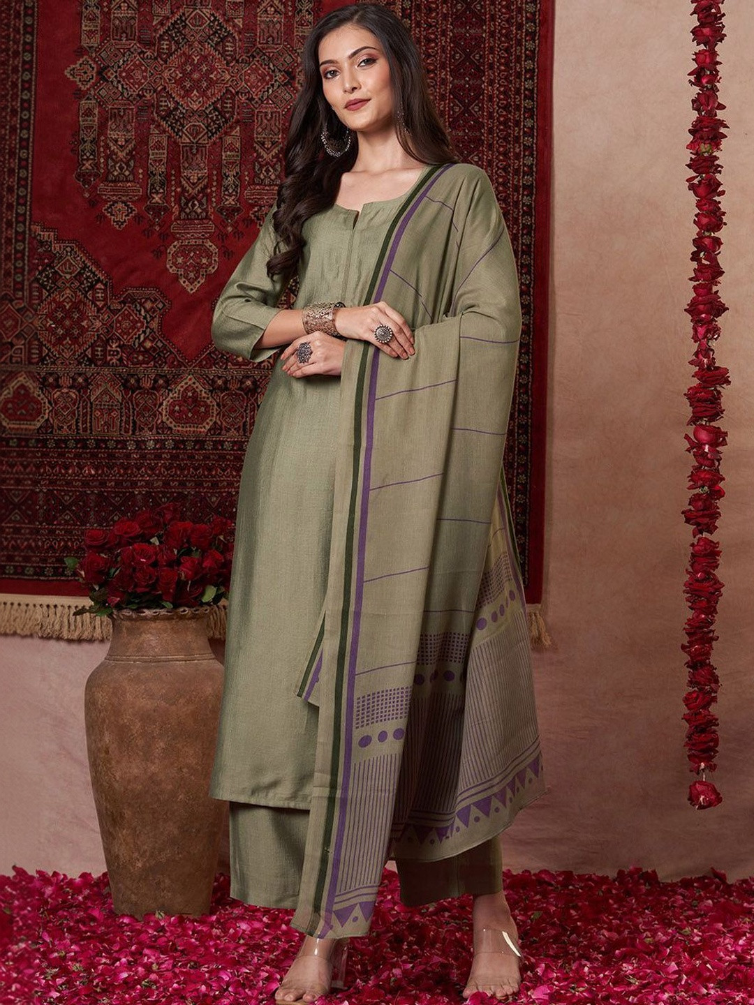 AEBA FASHION Women Ethnic Motifs Regular Kurta with Trousers & With Dupatta