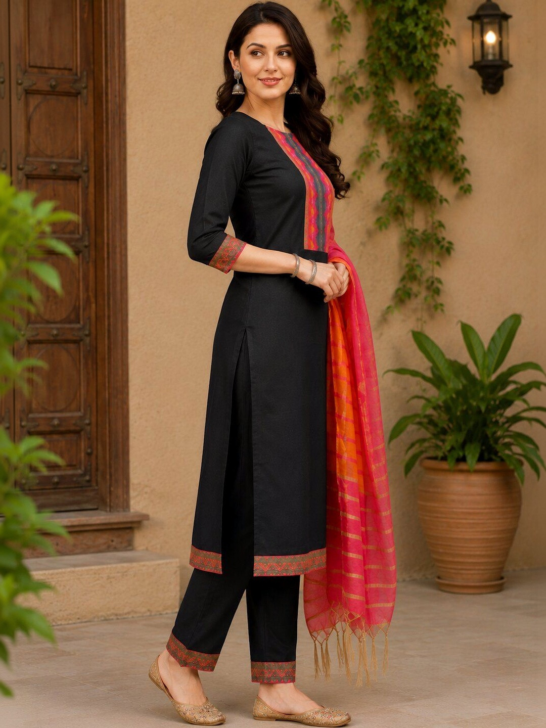 Chhipa Prints Women Yoke Design Regular Kurta with Trousers & With Dupatta