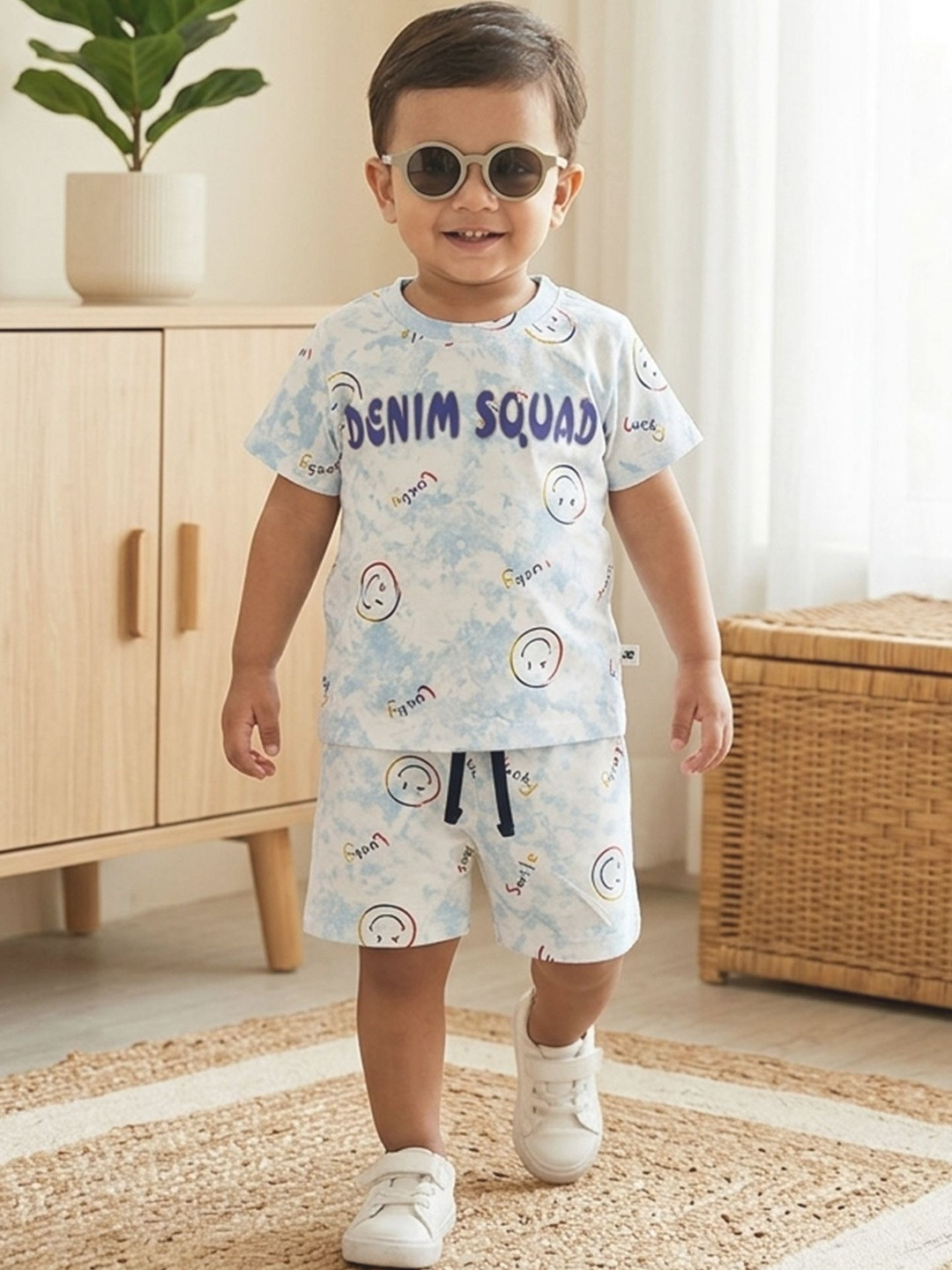 KINDLE Boys Printed T-shirt with Shorts