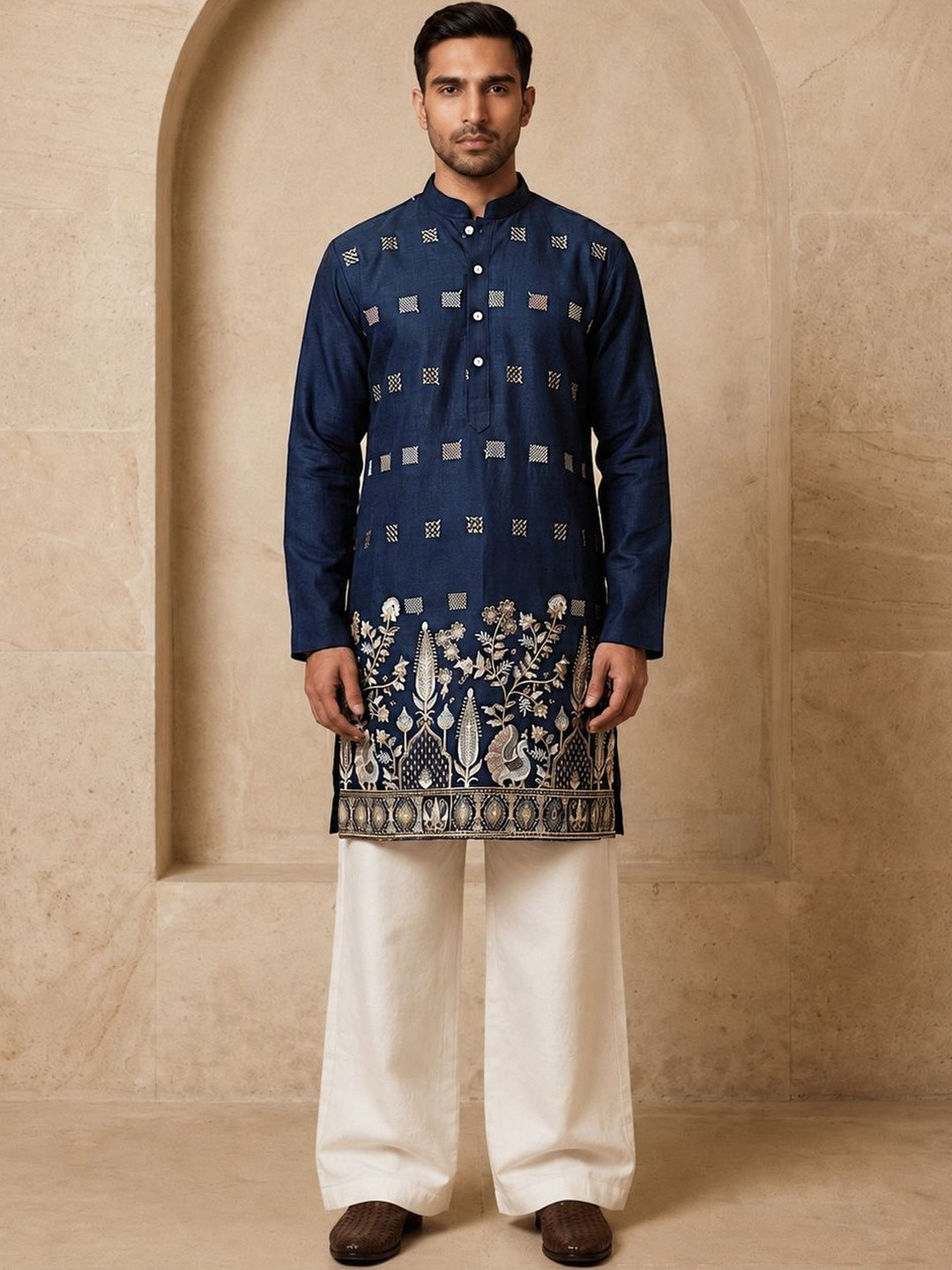 House of Pataudi Men Ethnic Motifs Embroidered Regular Thread Work Kurta with Trousers