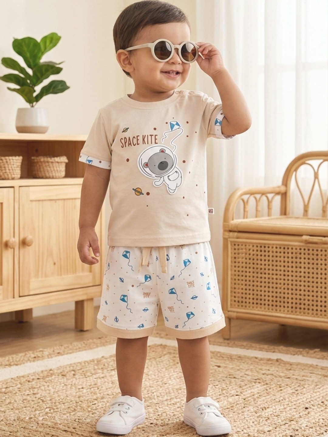 KINDLE Boys Printed T-shirt with Shorts
