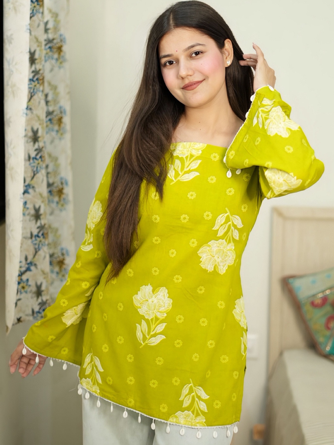 Deeps Fashion Floral Print Bell Sleeve Cotton Top