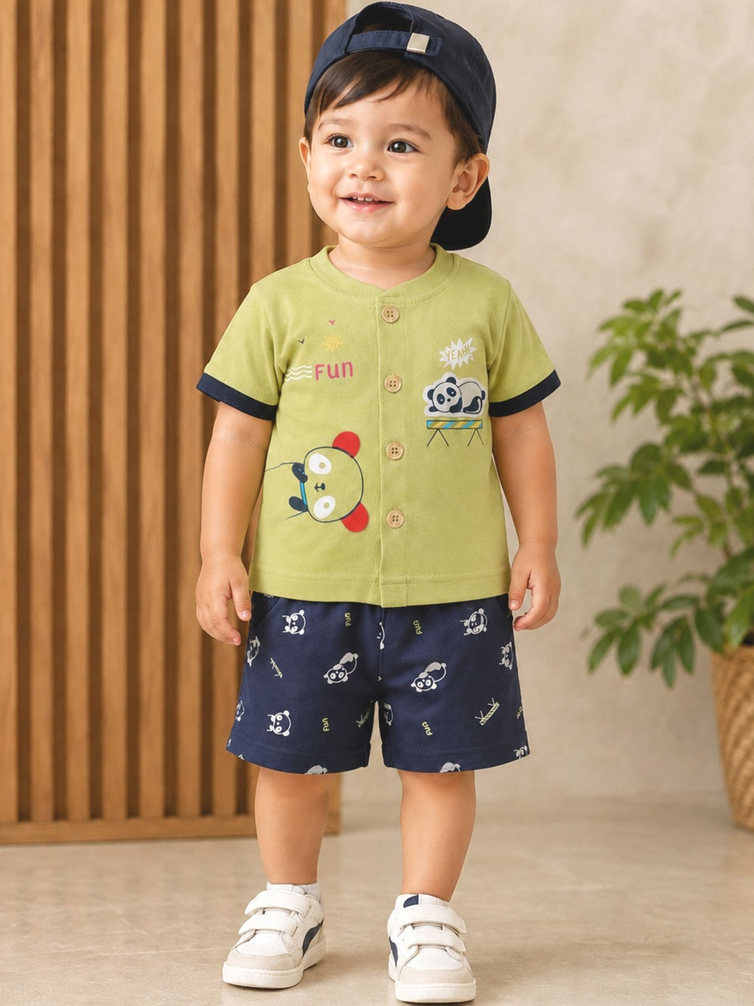 KINDLE Boys Printed T-shirt with Shorts