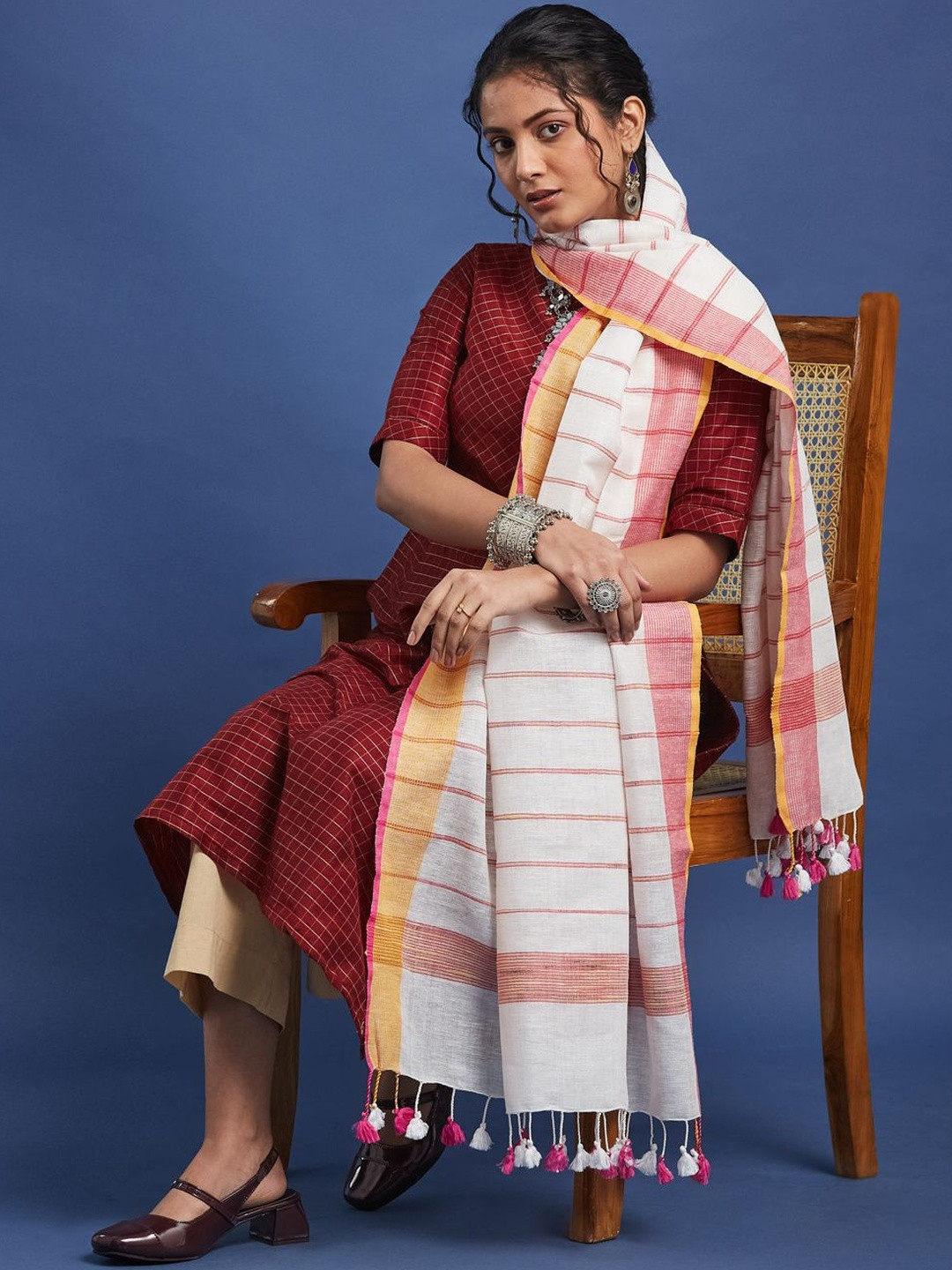 Taavi Striped Traditional Bengali Style Cotton Linen Dupatta With Pom Pom Tassels