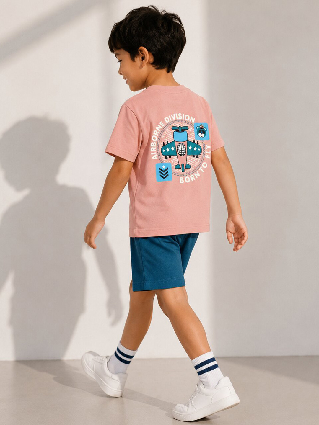 LITTLE APPLE Unisex Kids Printed T-shirt with Shorts