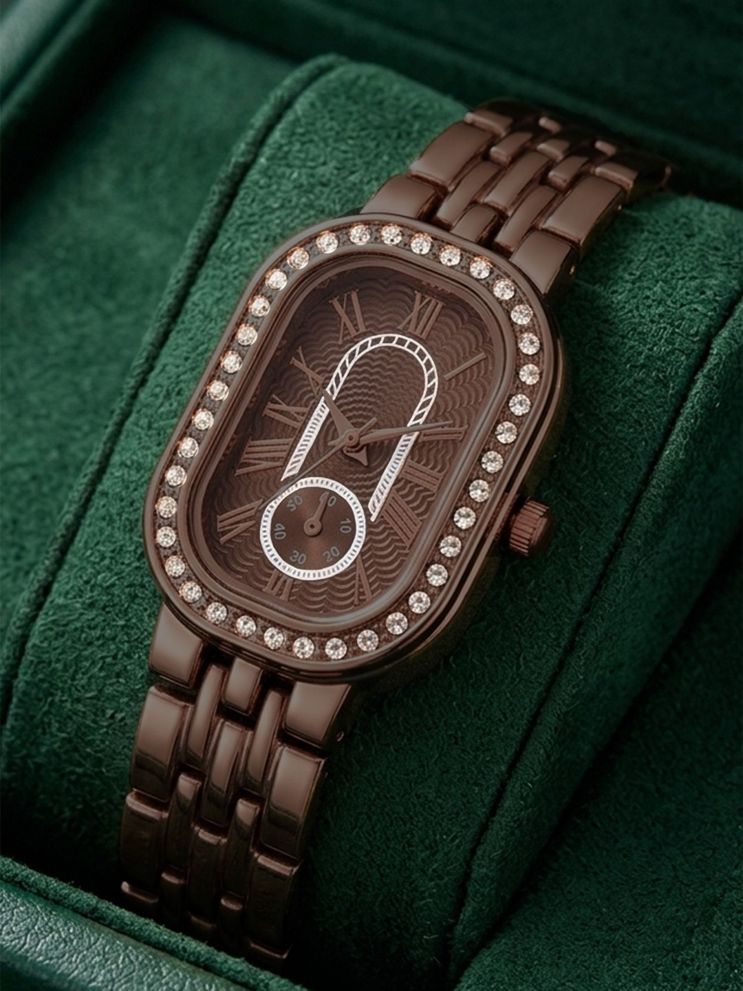 Praizy Times Women Brass Dial & Bracelet Style Straps Analogue Watch HS-OVAL-BROWN