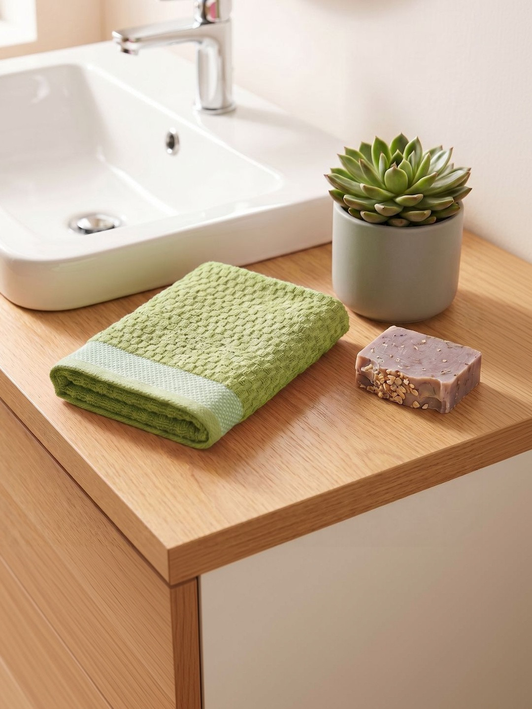 LIBERTY TOWELS Green 1 Cotton 350 GSM Bath Towel