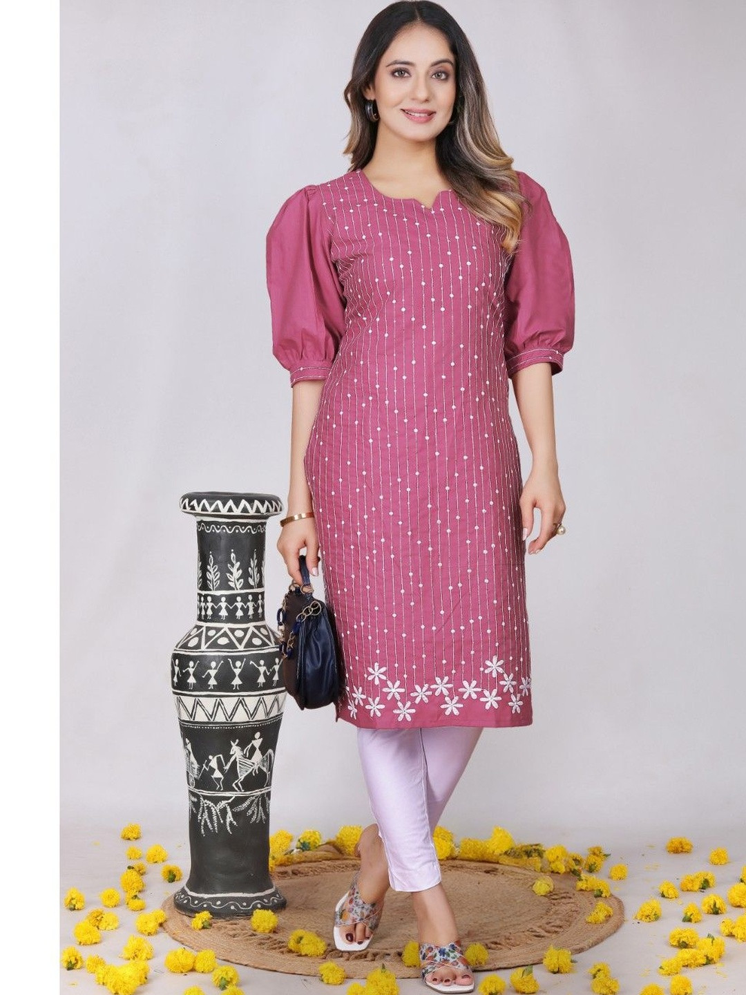 DHANSHREE TEX Ethnic Motifs Embroidered Thread Work Pure Cotton Blend Thread Work Kurti