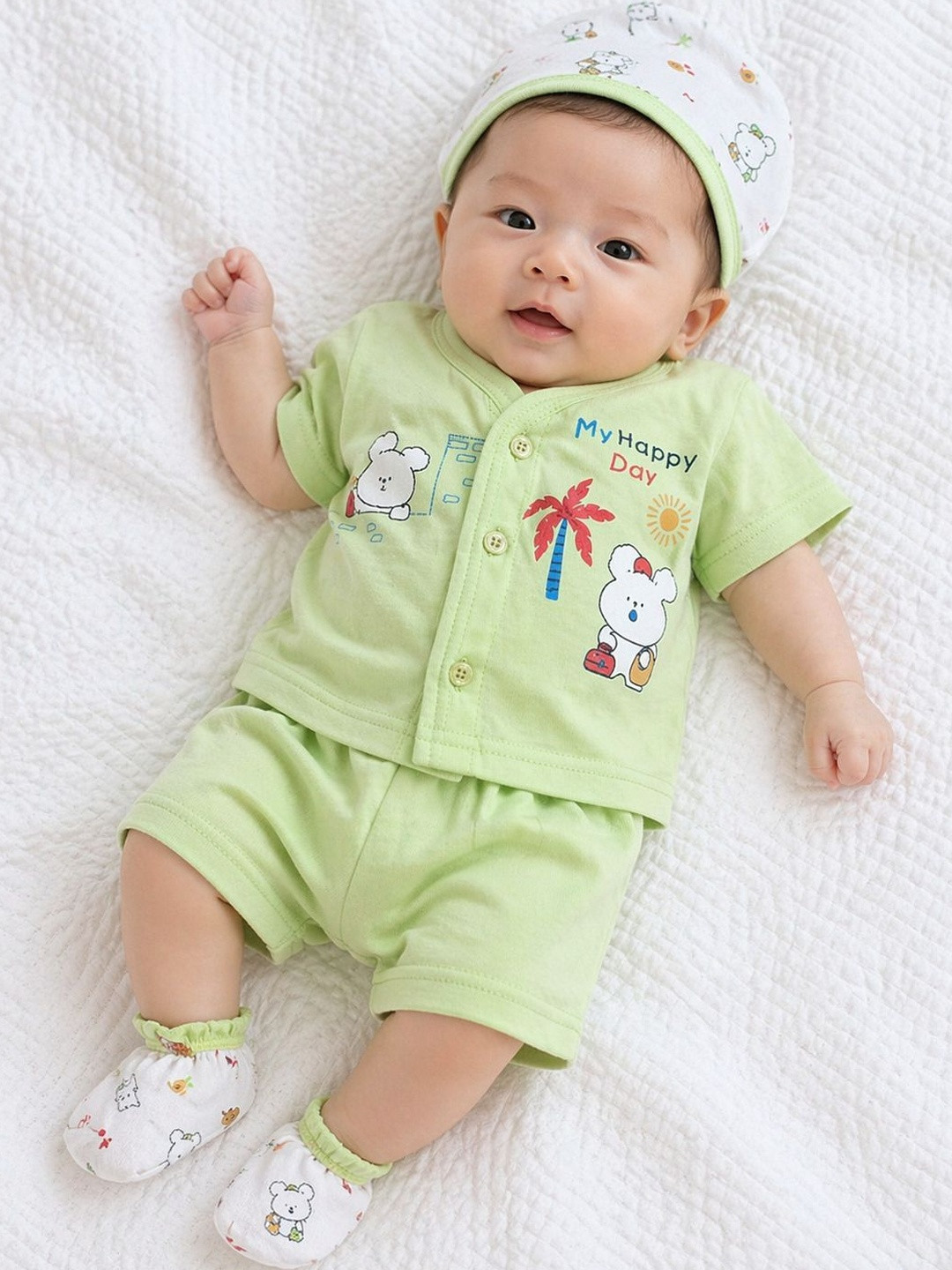SWEET CABOODLES Unisex Kids Printed T-shirt & Shorts with 1 Hat & 2 Mittens