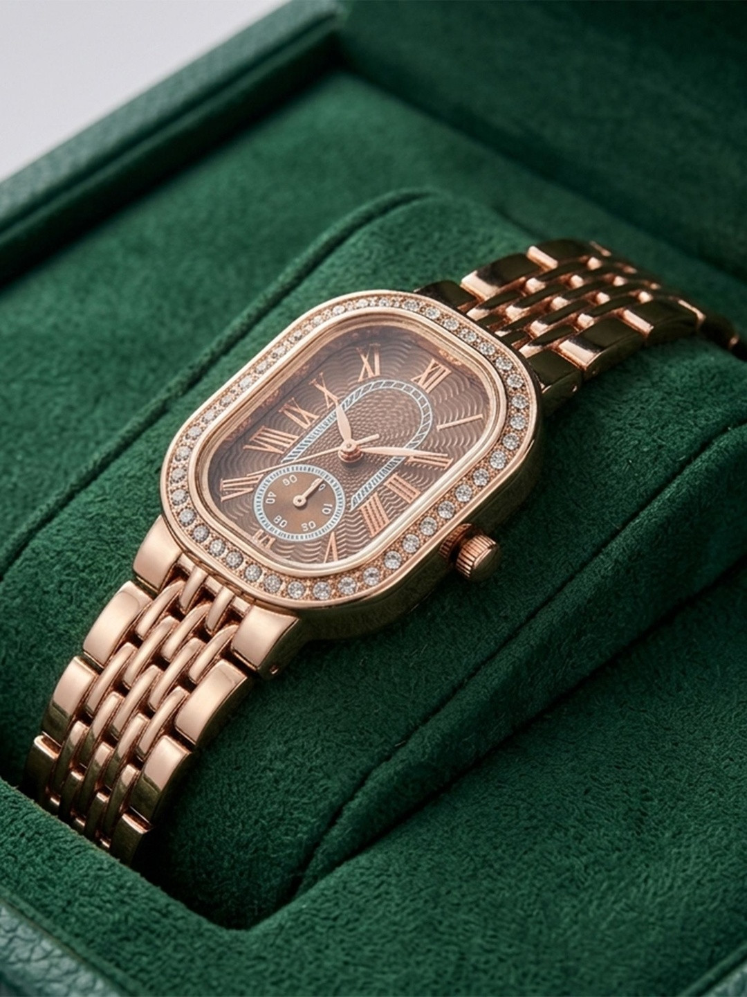 Praizy Times Women Brass Dial & Bracelet Style Straps Analogue Watch HS-OVAL-ROSEGOLD BROWN-DIAL