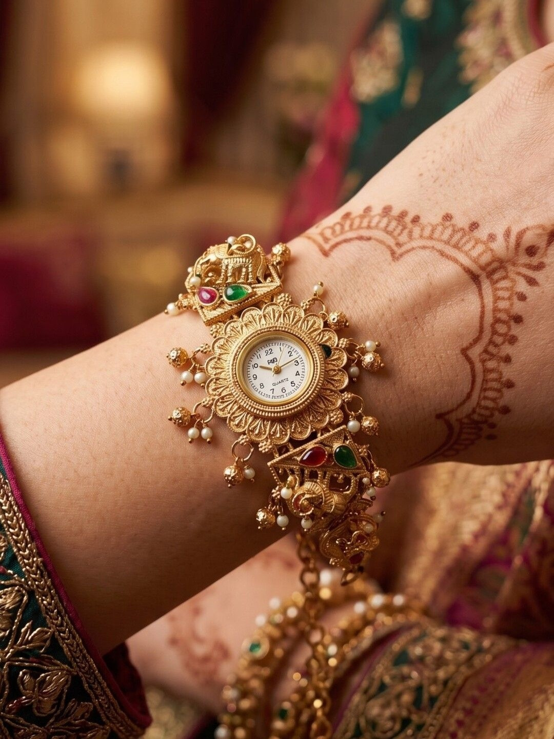 Nui Women Gold-Plated Embellished Reset Time Quartz Analogue Bracelet Style Watch