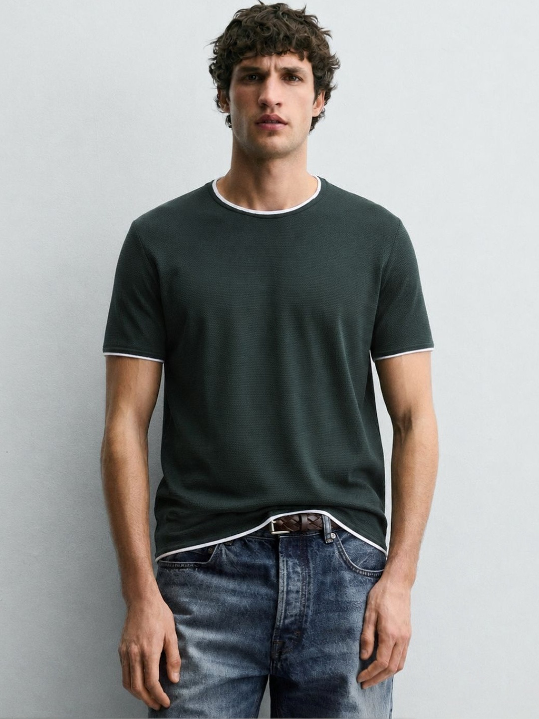 Alan Jones Men Green Solid Slim Fit T-shirt