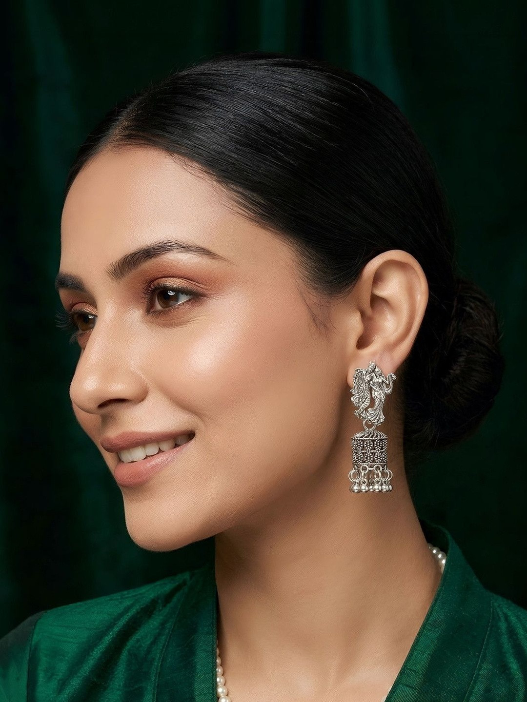 DURATI Classic Jhumkas Earrings