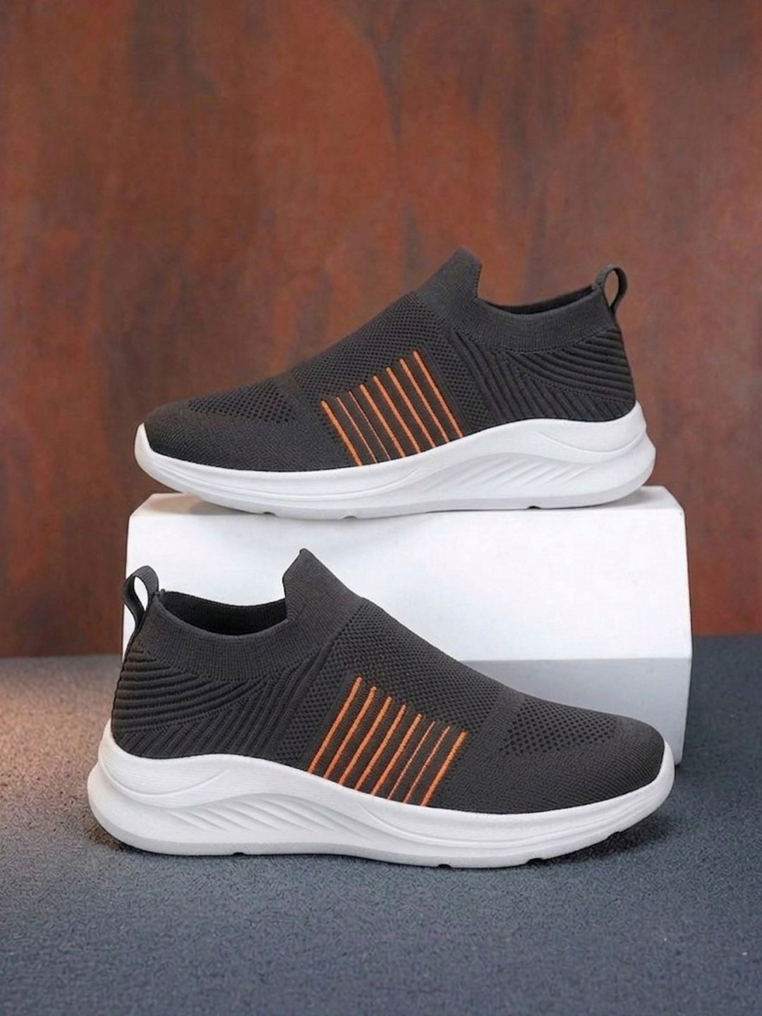 ENRIZZ Men Woven Design Slip-On Sneakers