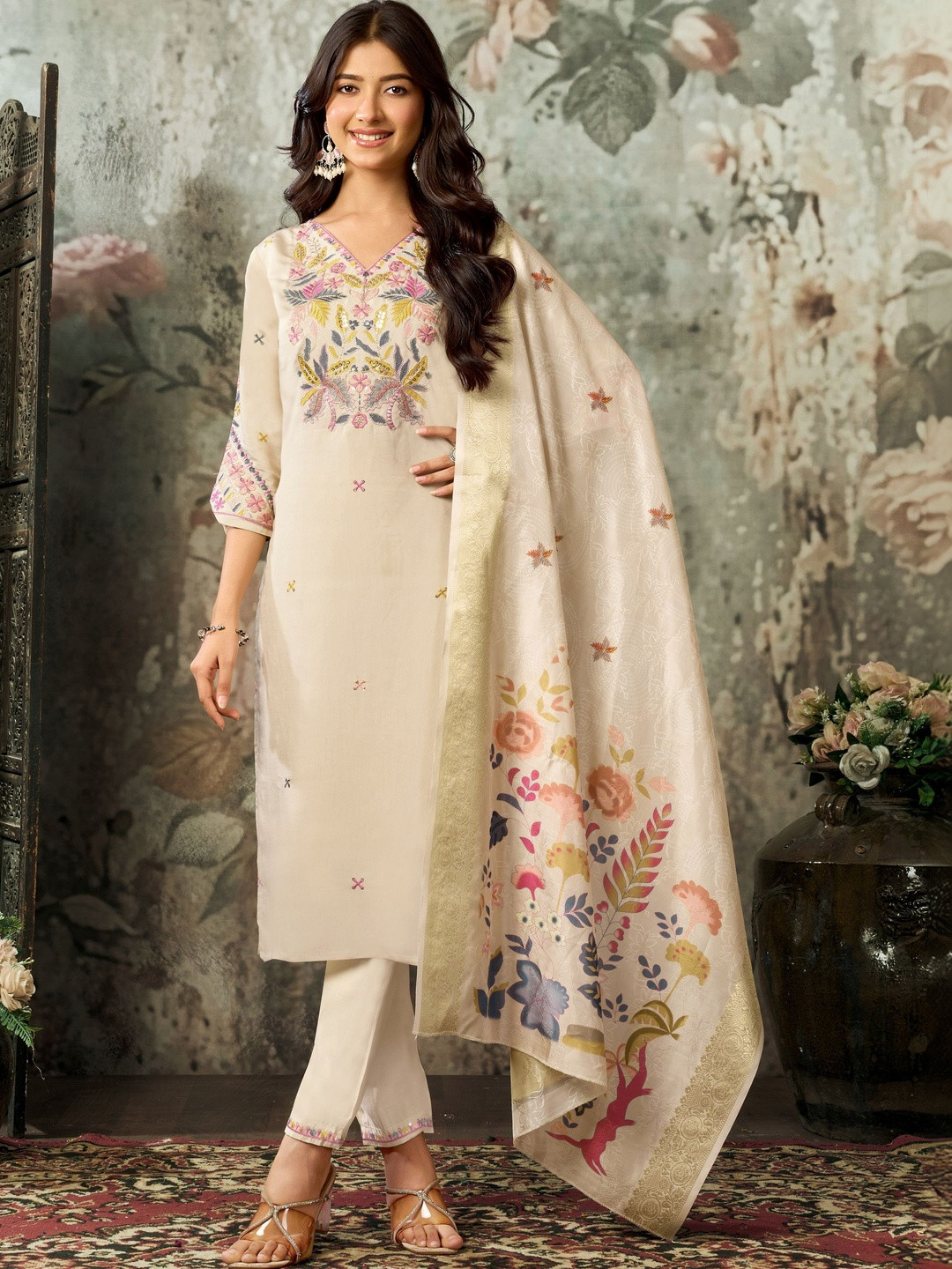 ASILYN Women Floral Embroidered Regular Sequinned Pure Silk Kurta with Trousers & With Dupatta