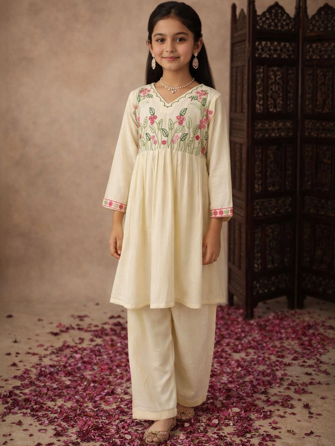 Sangria Girls Embroidered Pure Cotton V-Neck Kurta & Trousers