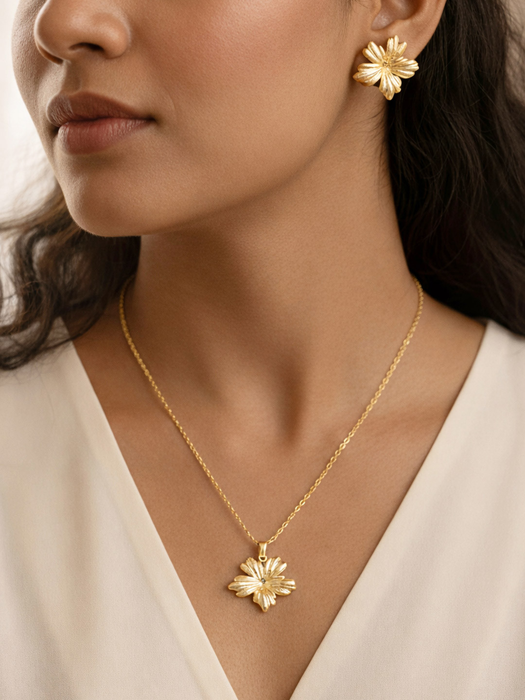 ARTKLIM Gold-Plated Floral-Shaped Jewellery Set