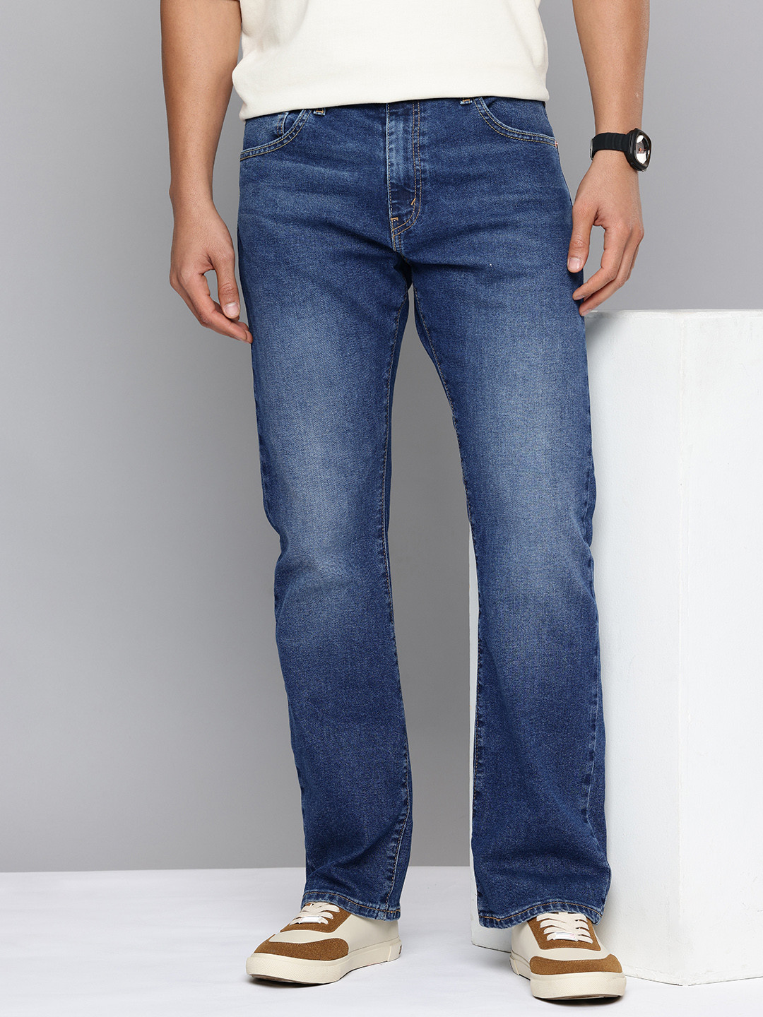 Levis Men 517 Bootcut Mid-Rise Light Fade Stretchable Jeans