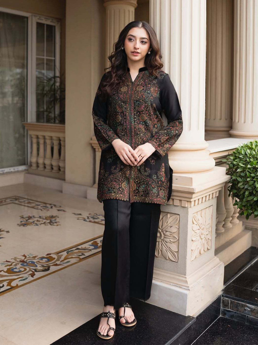 Aaghnya Women Ethnic Motifs Printed Regular Kurta with Trousers