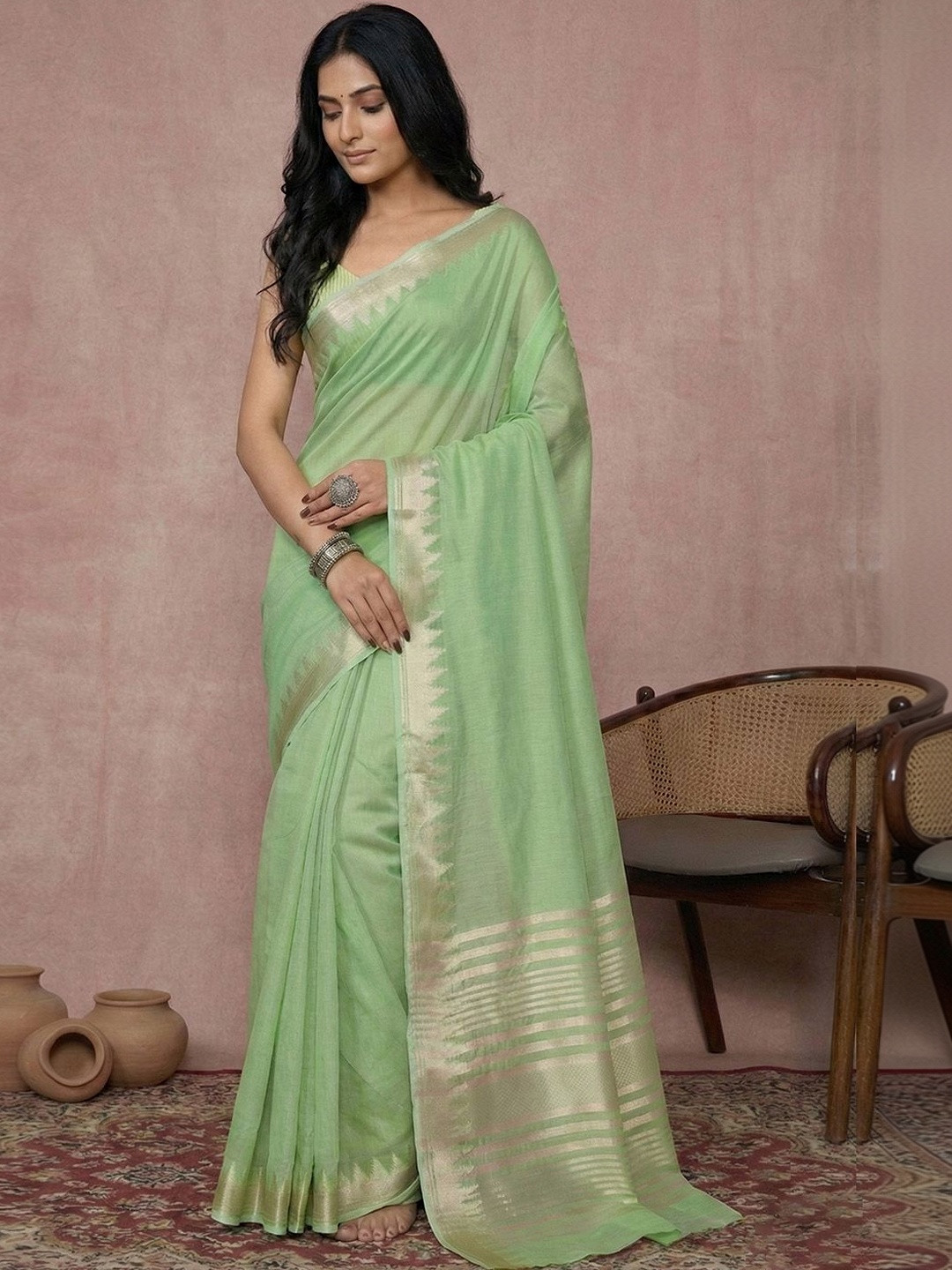 Sutriti Striped Woven Design Zari Saree