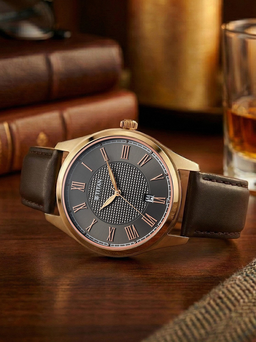 Titan Men Dial & Leather Straps Analogue Date Aperture Watch 10063WL01
