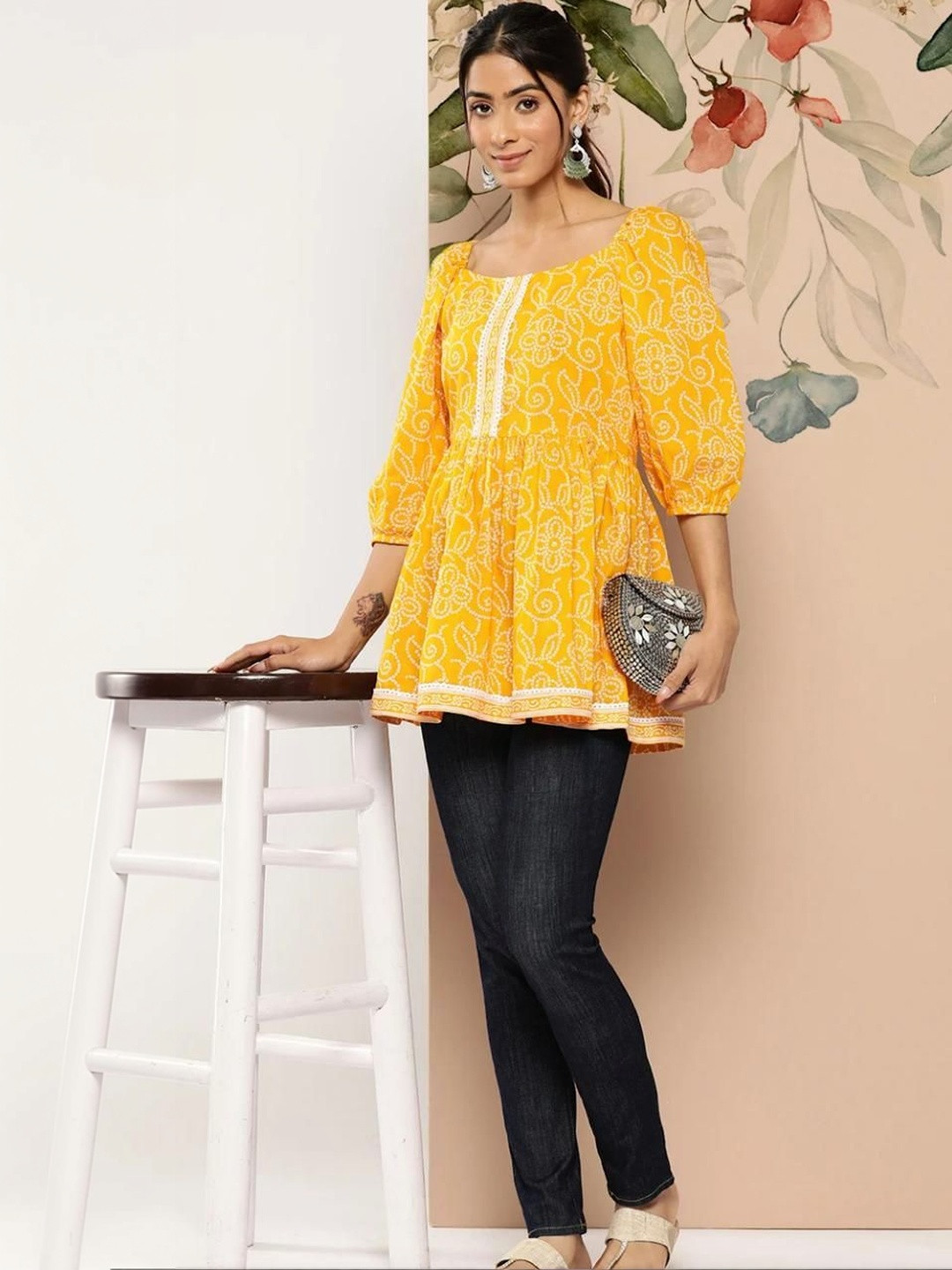 AAFAMI Floral Printed Square Neck Pure Cotton Kurtis