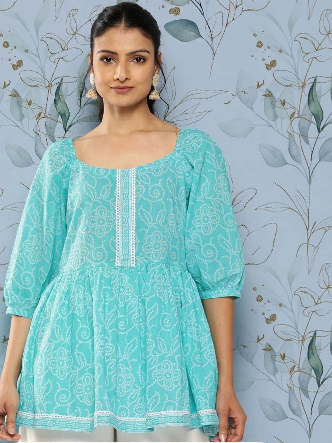 AAFAMI Floral Printed Square Neck Pure Cotton Kurtis