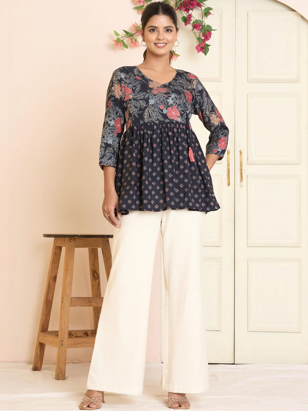 SANGAKURTI Women Floral Printed Peplum Top