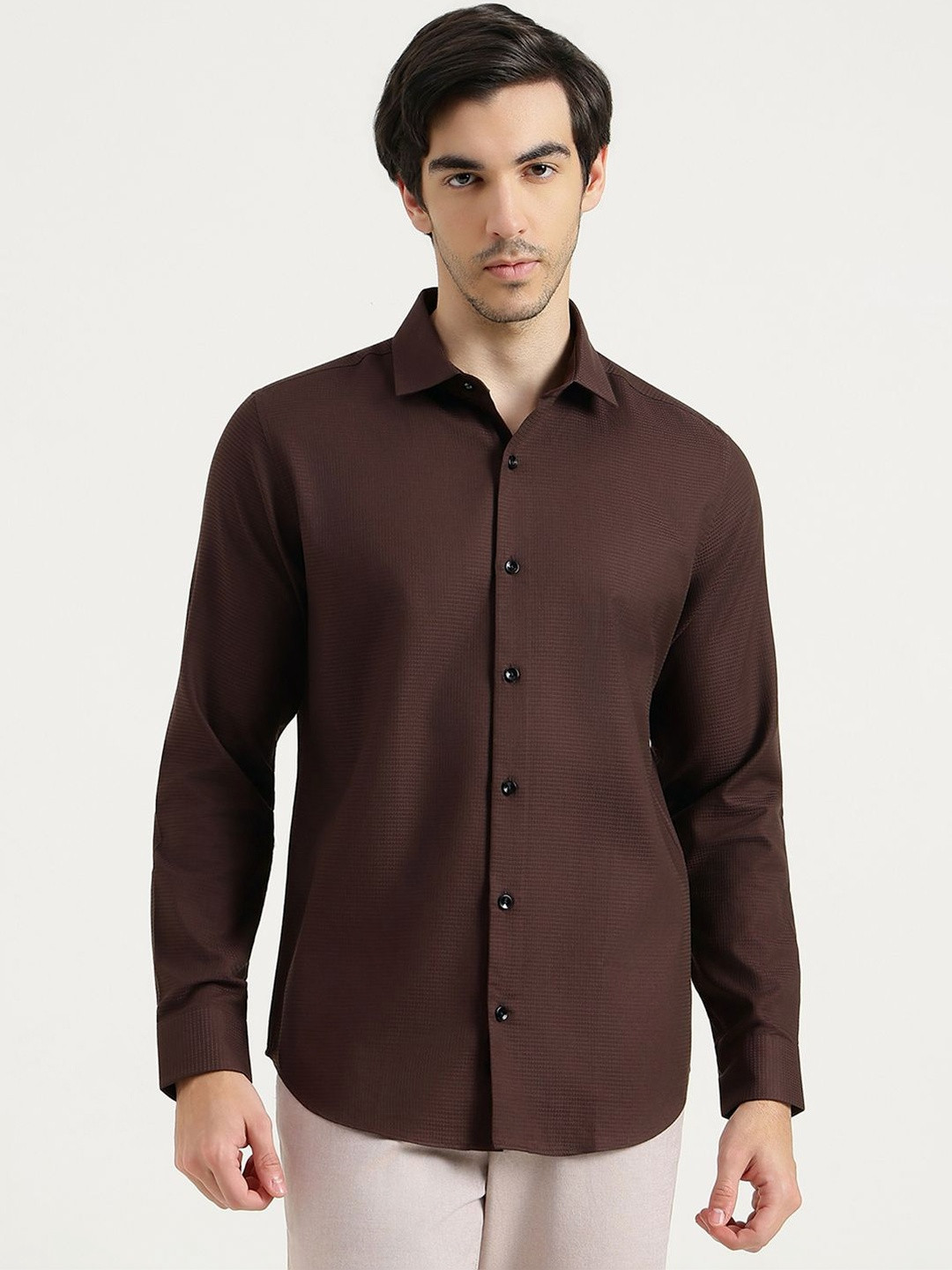 United Colors of Benetton Regular Fit Semi-cutaway Collar Solid Shirts