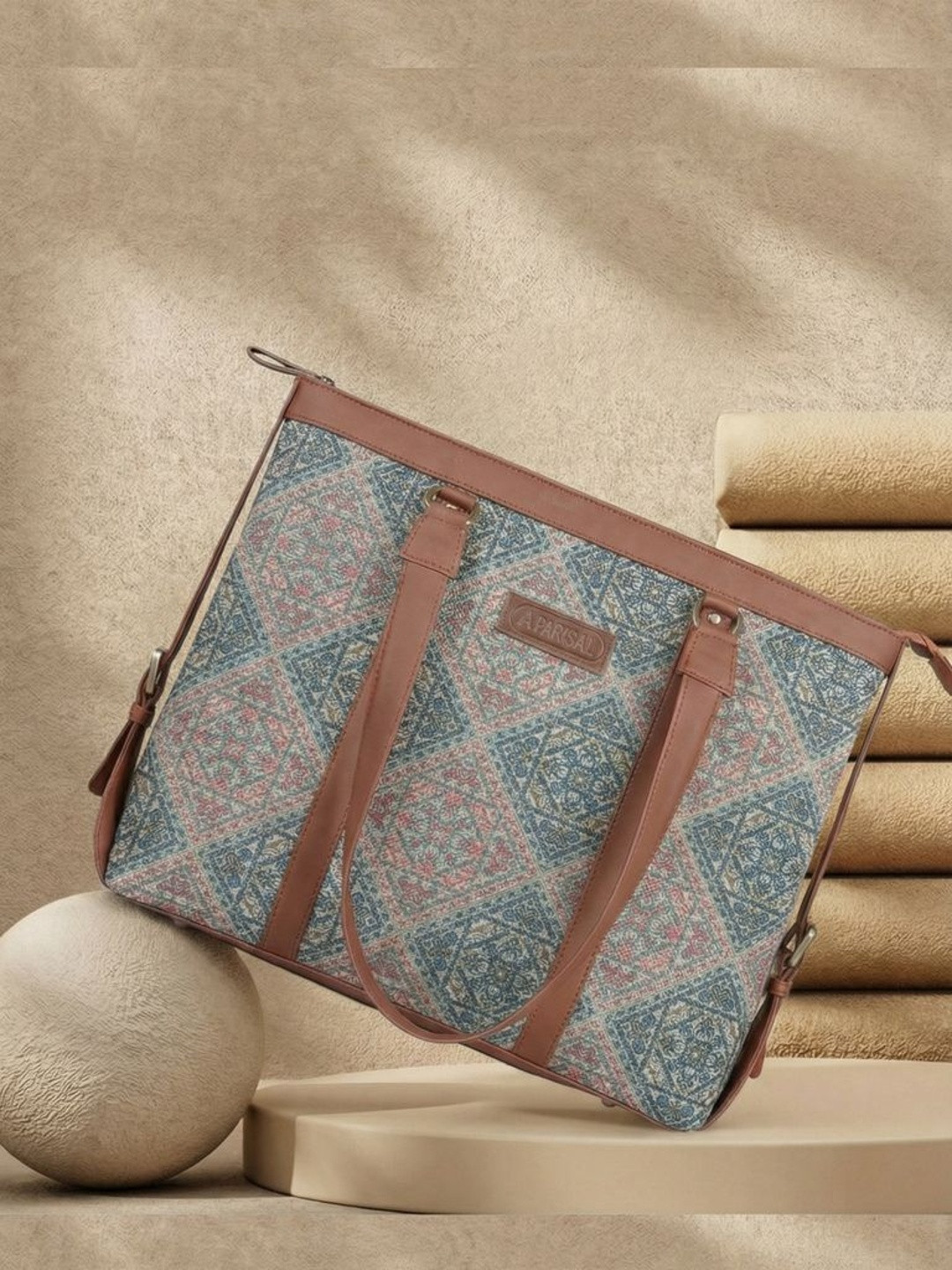 PARISAL Shoulder Bag