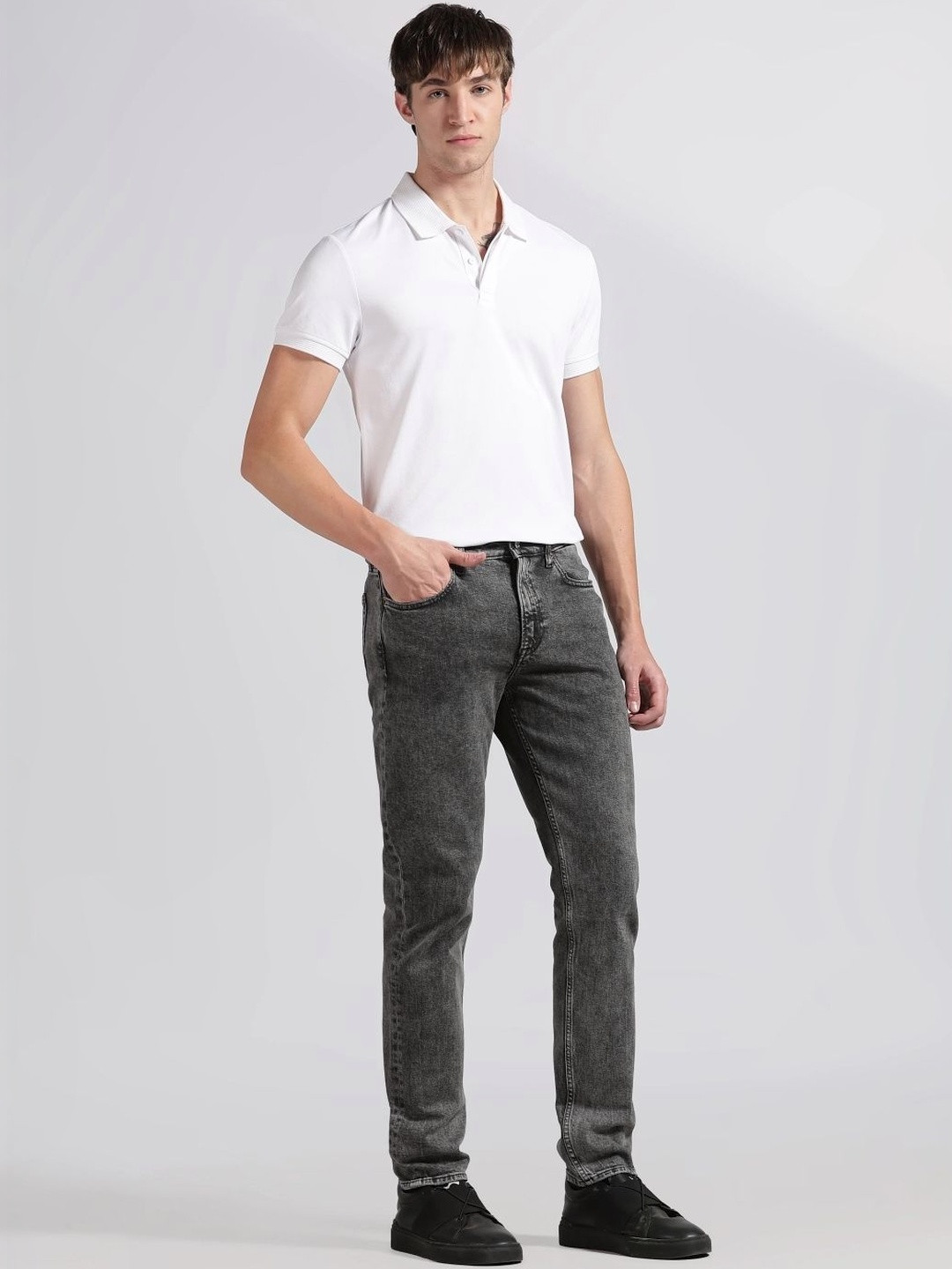 Calvin Klein Jeans Men Slim Fit Mid-Rise Light Fade Jeans