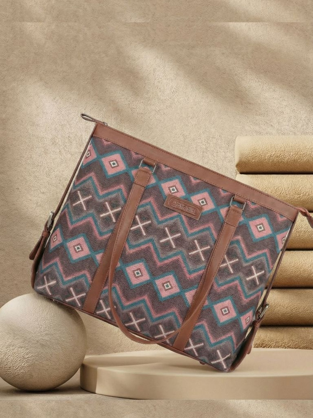 PARISAL Shoulder Bag